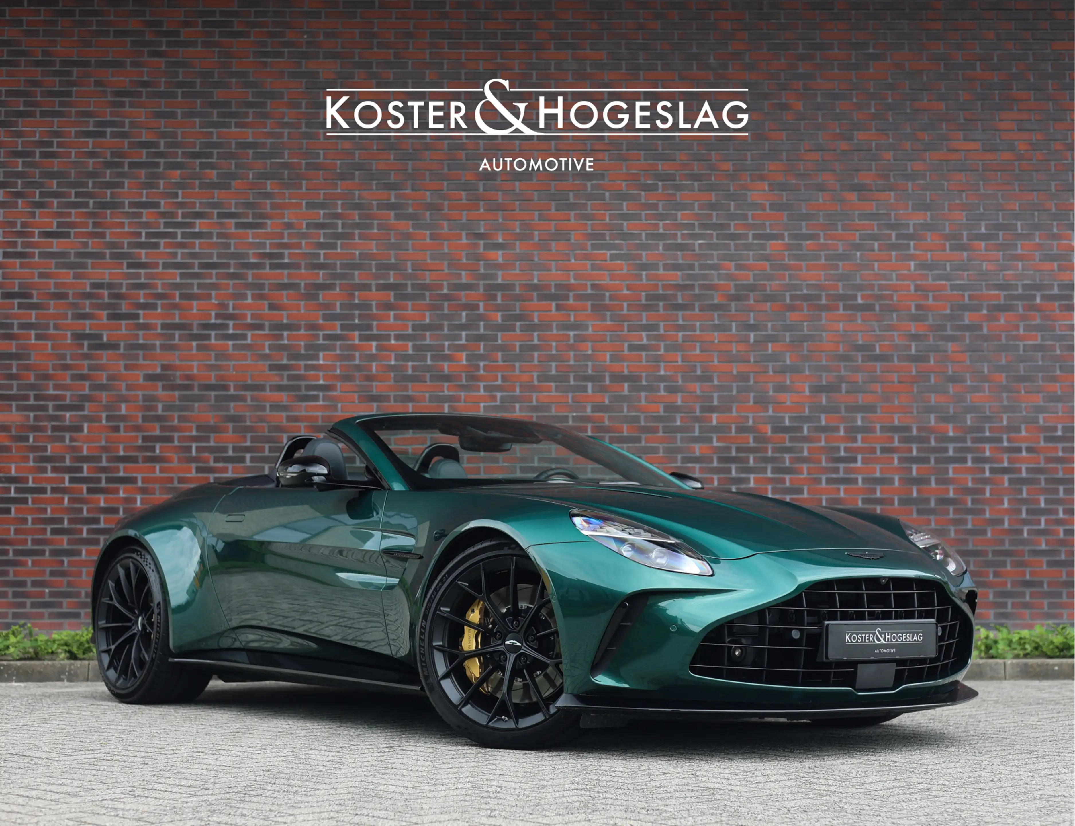 Aston Martin Vantage Roadster 4.0 V8 | Malachite - Bowers & Wilkins