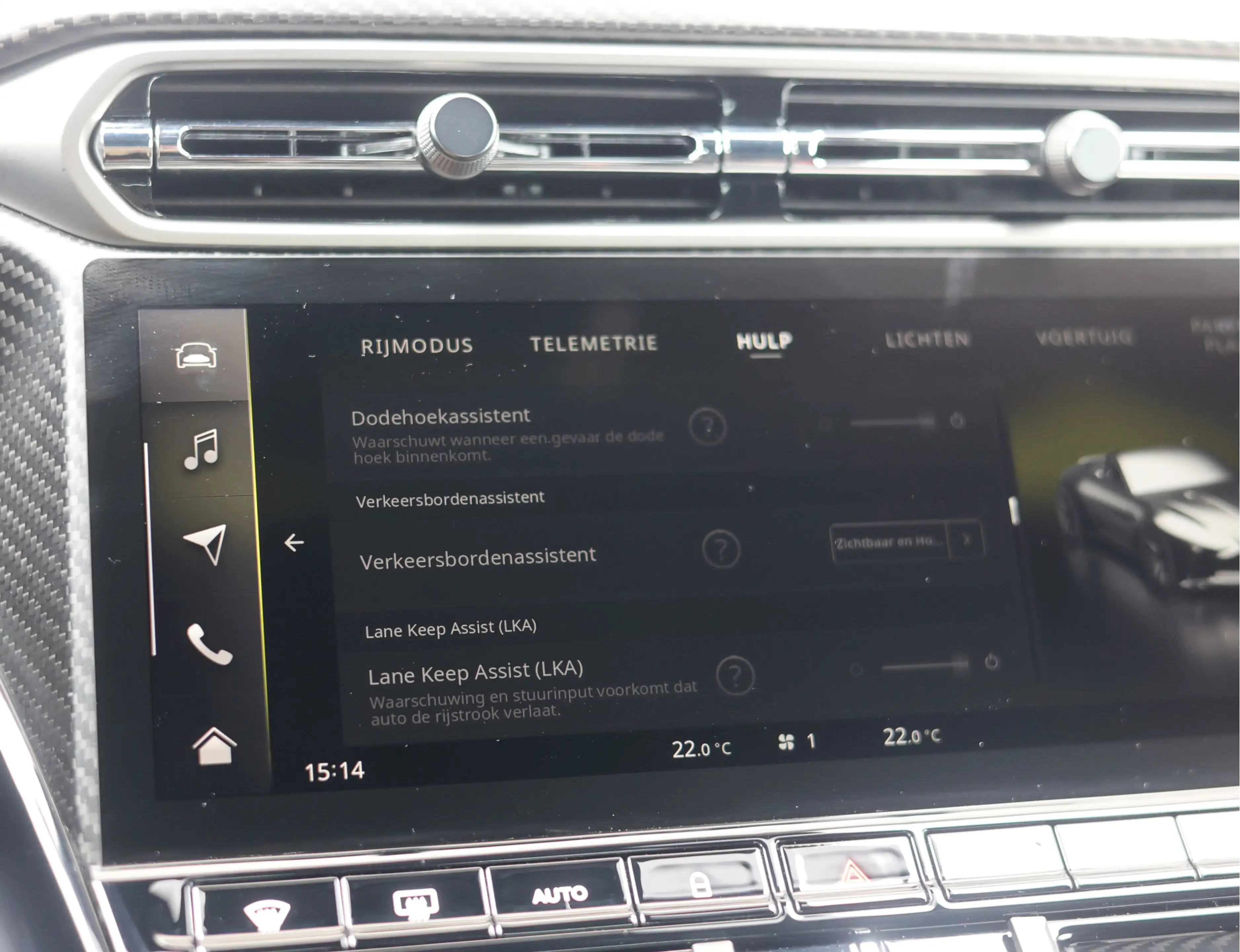 Aston Martin Vantage Roadster 4.0 V8 | Malachite - Bowers & Wilkins — photo 43