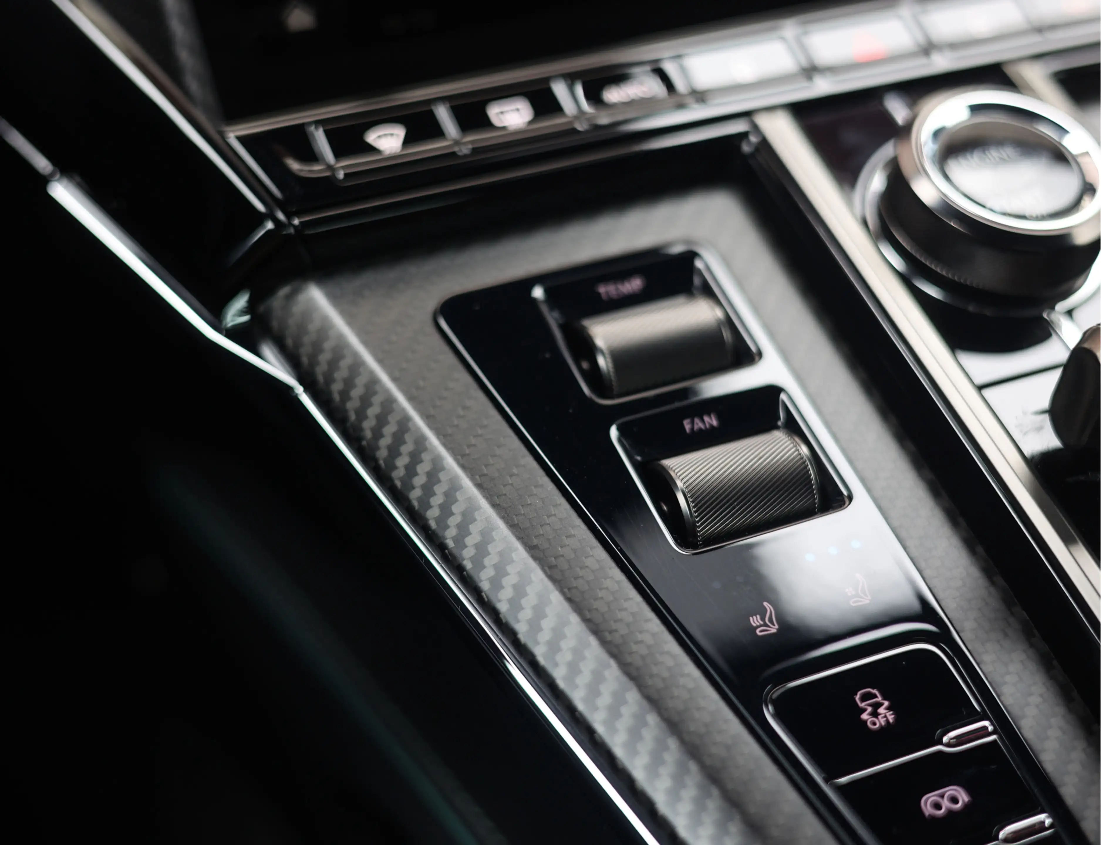 Aston Martin Vantage Roadster 4.0 V8 | Malachite - Bowers & Wilkins — photo 38
