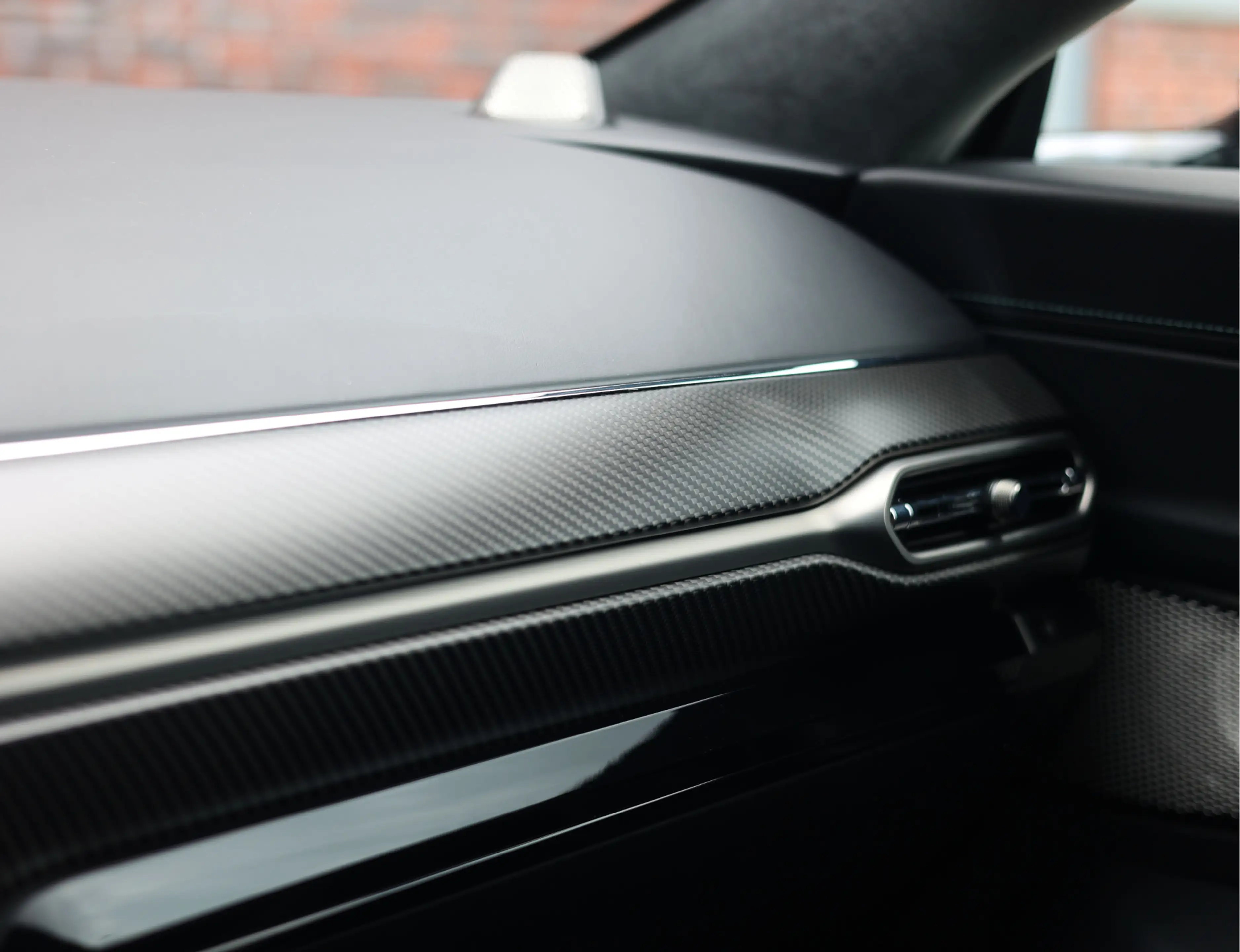 Aston Martin Vantage Roadster 4.0 V8 | Malachite - Bowers & Wilkins — photo 36