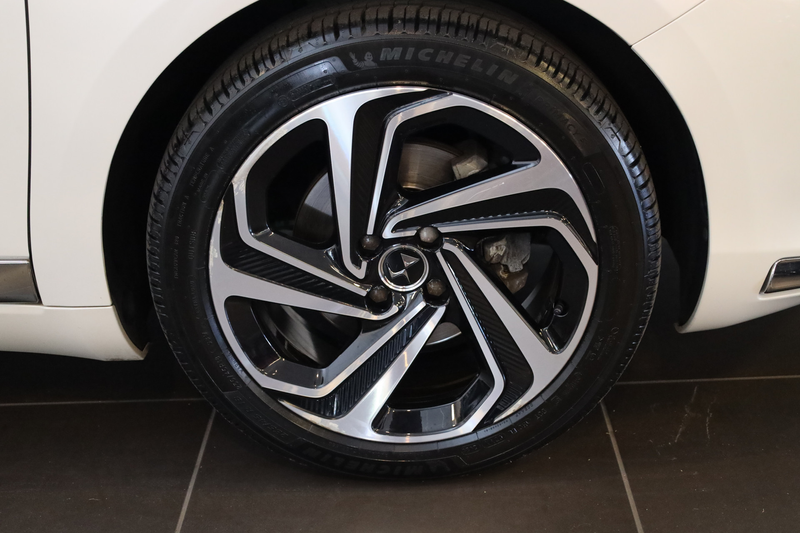 DS Automobiles DS 5 e-THP 165 Chic Automaat-6 18" | Camera | Head-Up e — photo 4