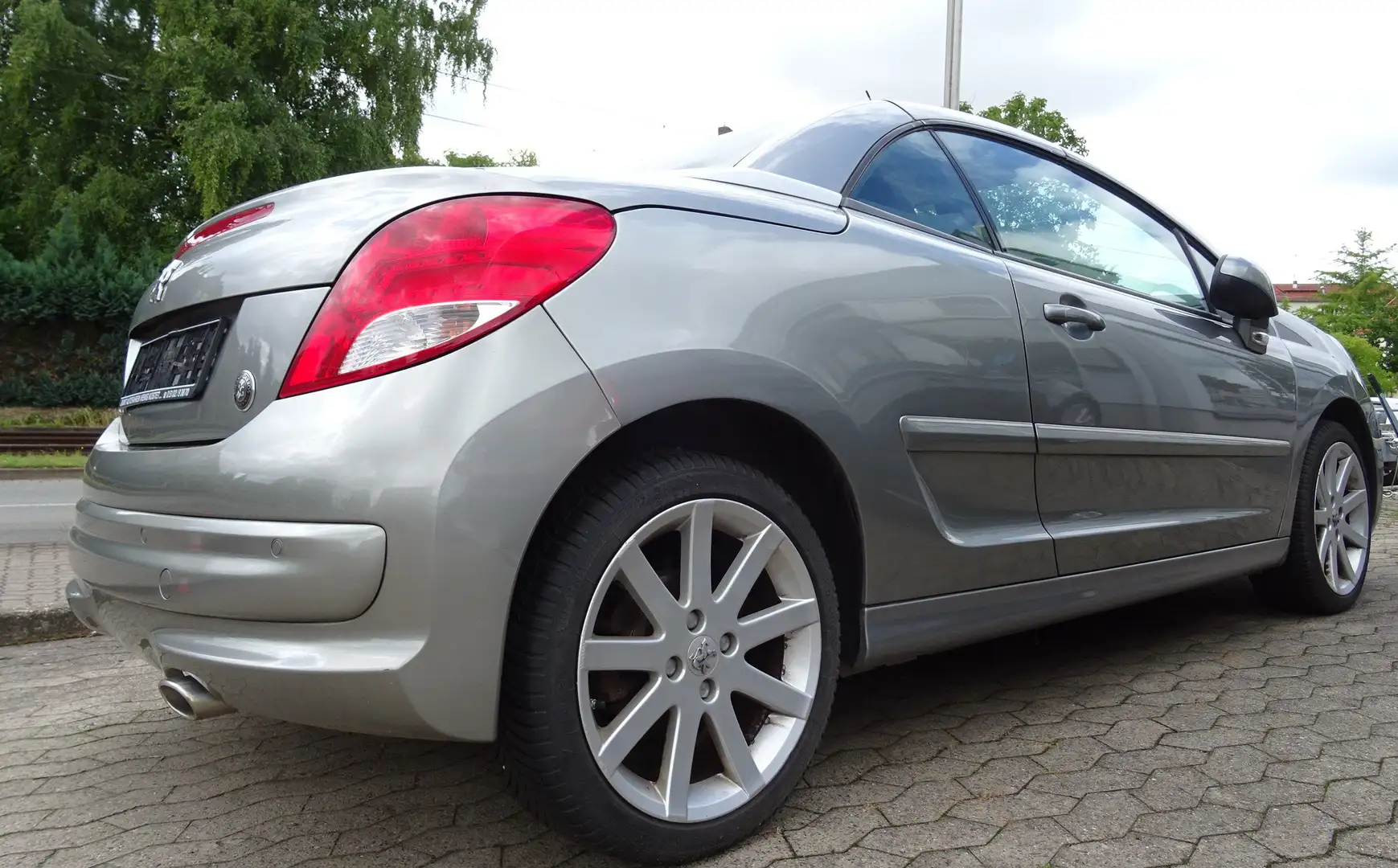 Peugeot 207 CC "Roland Garros" - 2