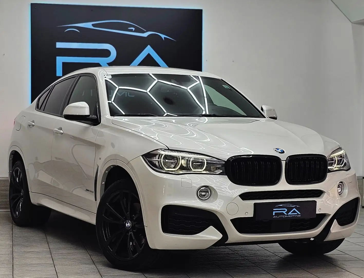 BMW X6 M-PAKET*LED*DIGITALTACHO Weiß - 1