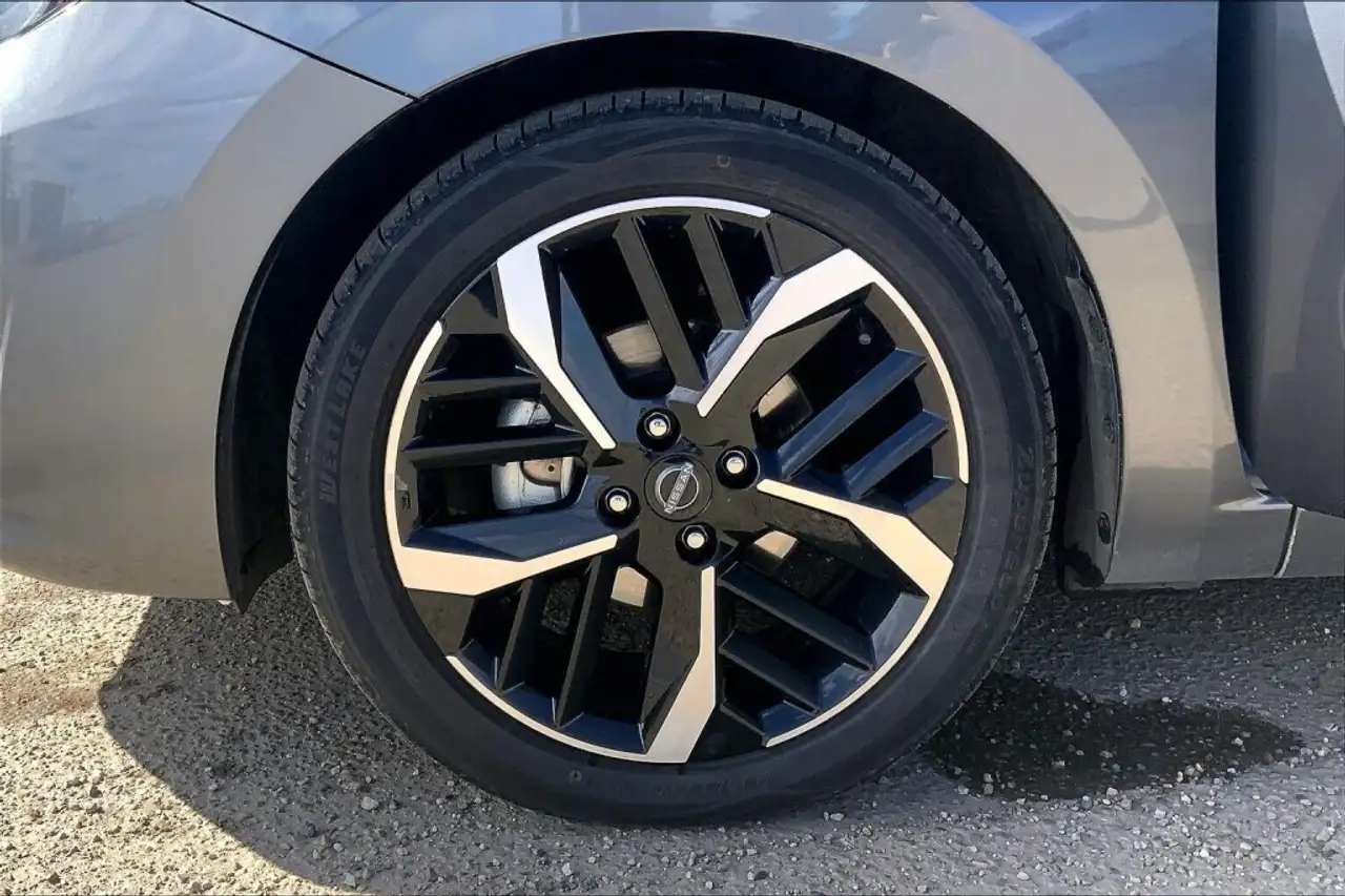 Nissan Versa снимка Nissan Versa