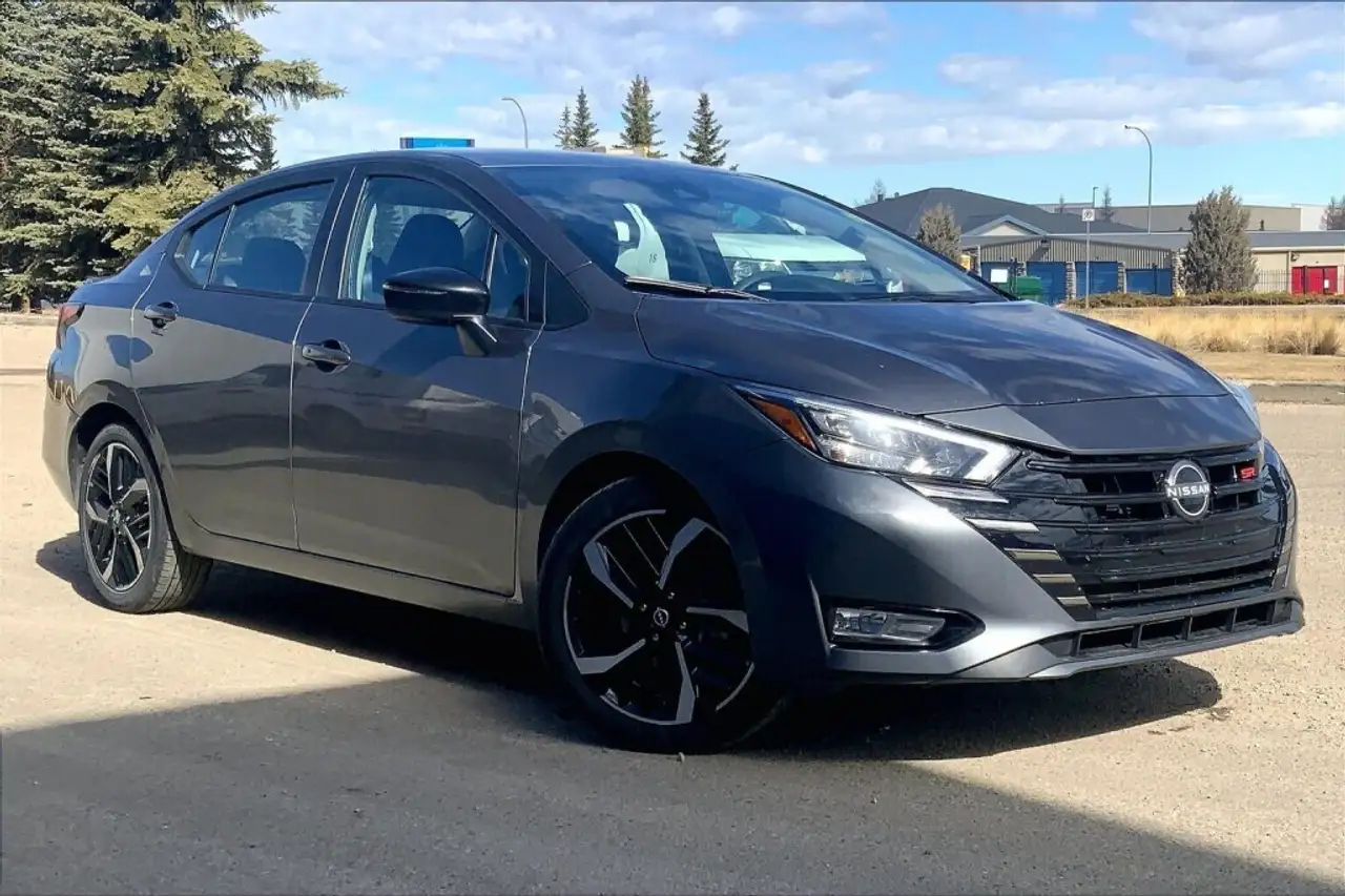 Nissan Versa снимка Nissan Versa