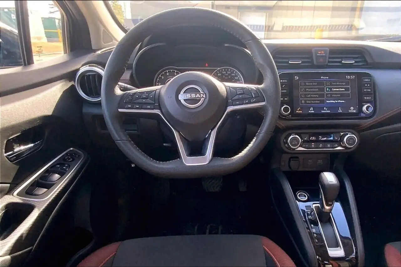 Nissan Versa снимка Nissan Versa