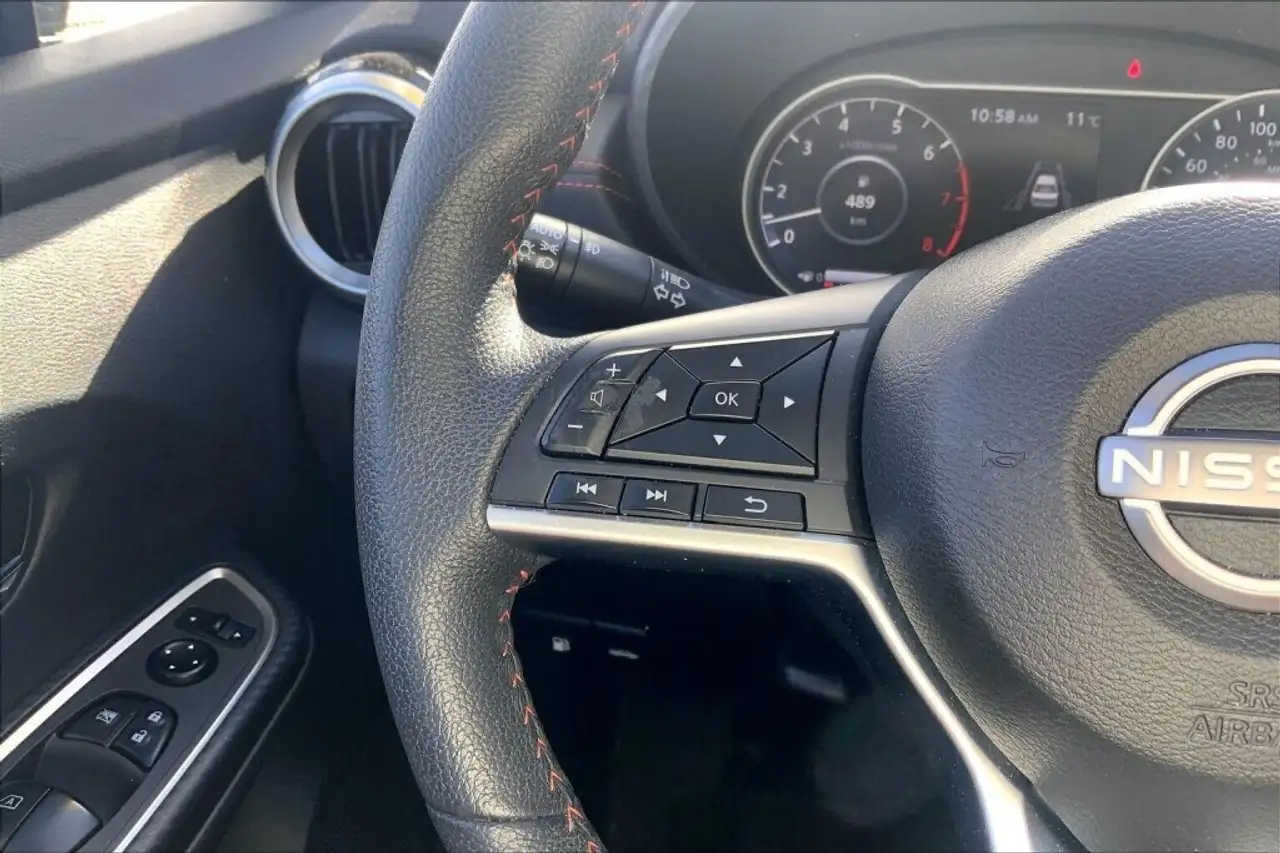 Nissan Versa снимка Nissan Versa