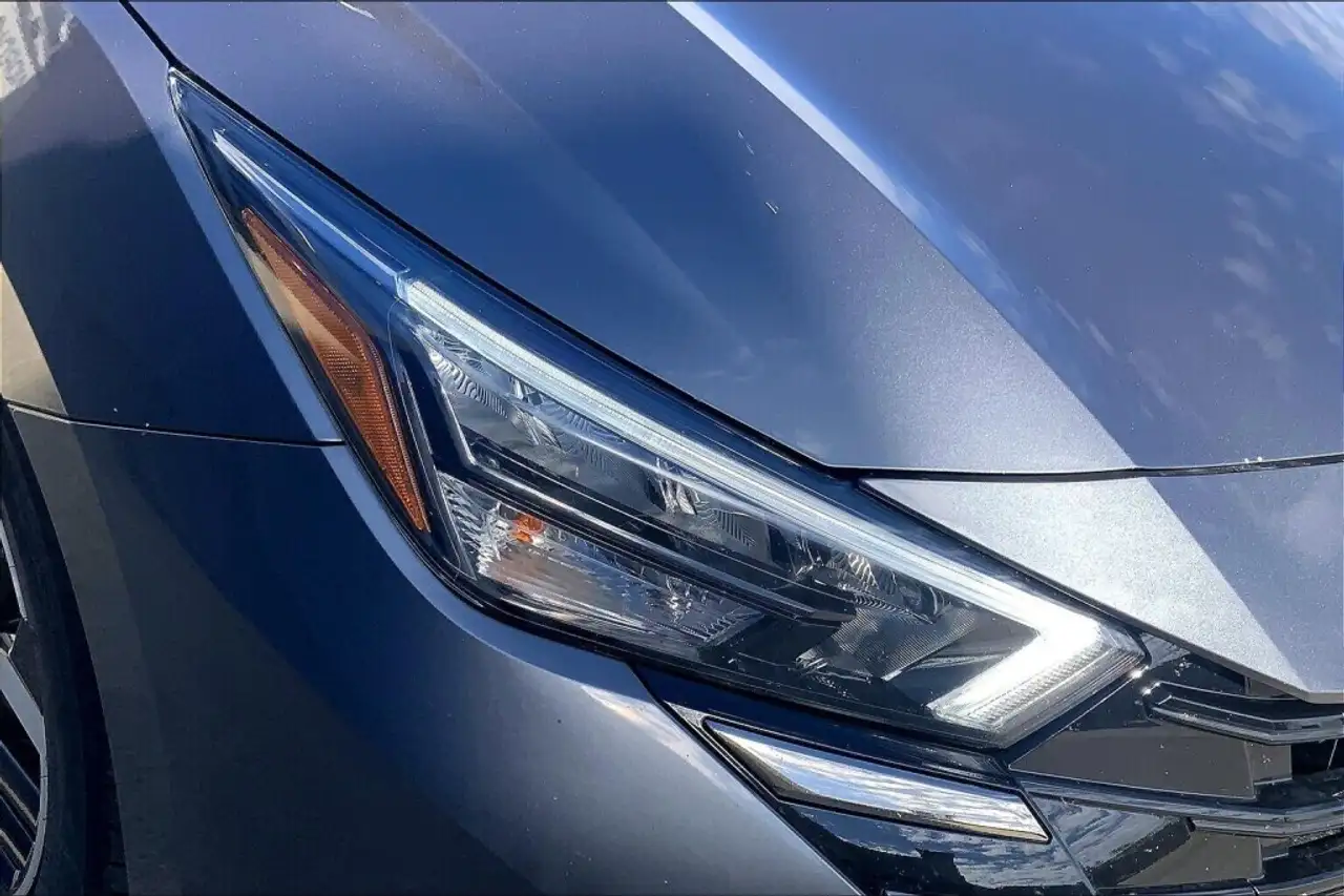 Nissan Versa снимка Nissan Versa