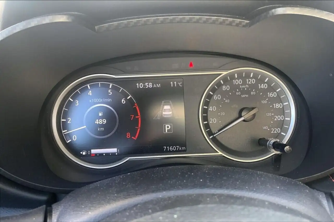 Nissan Versa снимка Nissan Versa