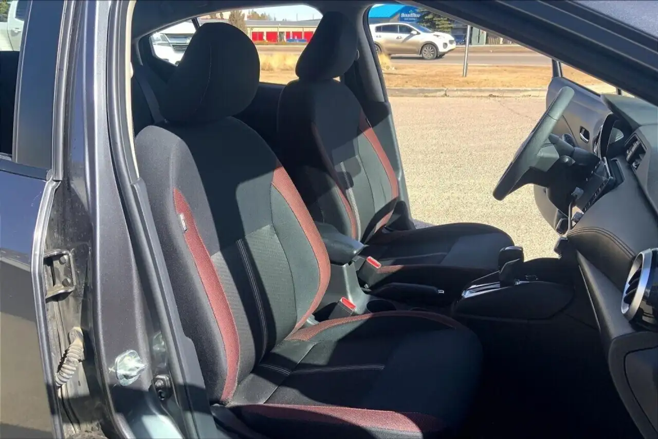 Nissan Versa снимка Nissan Versa