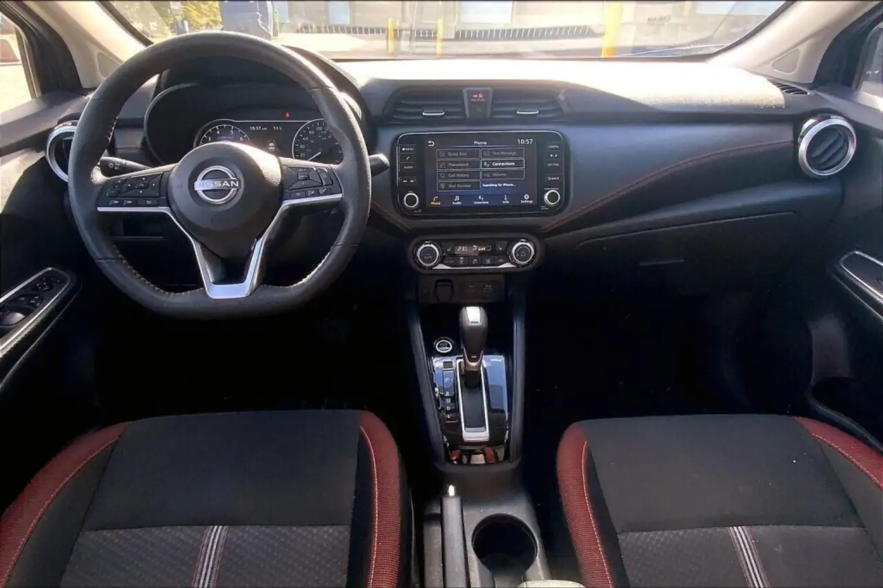 Nissan Versa снимка Nissan Versa