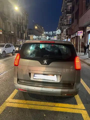Peugeot 5008 view 6