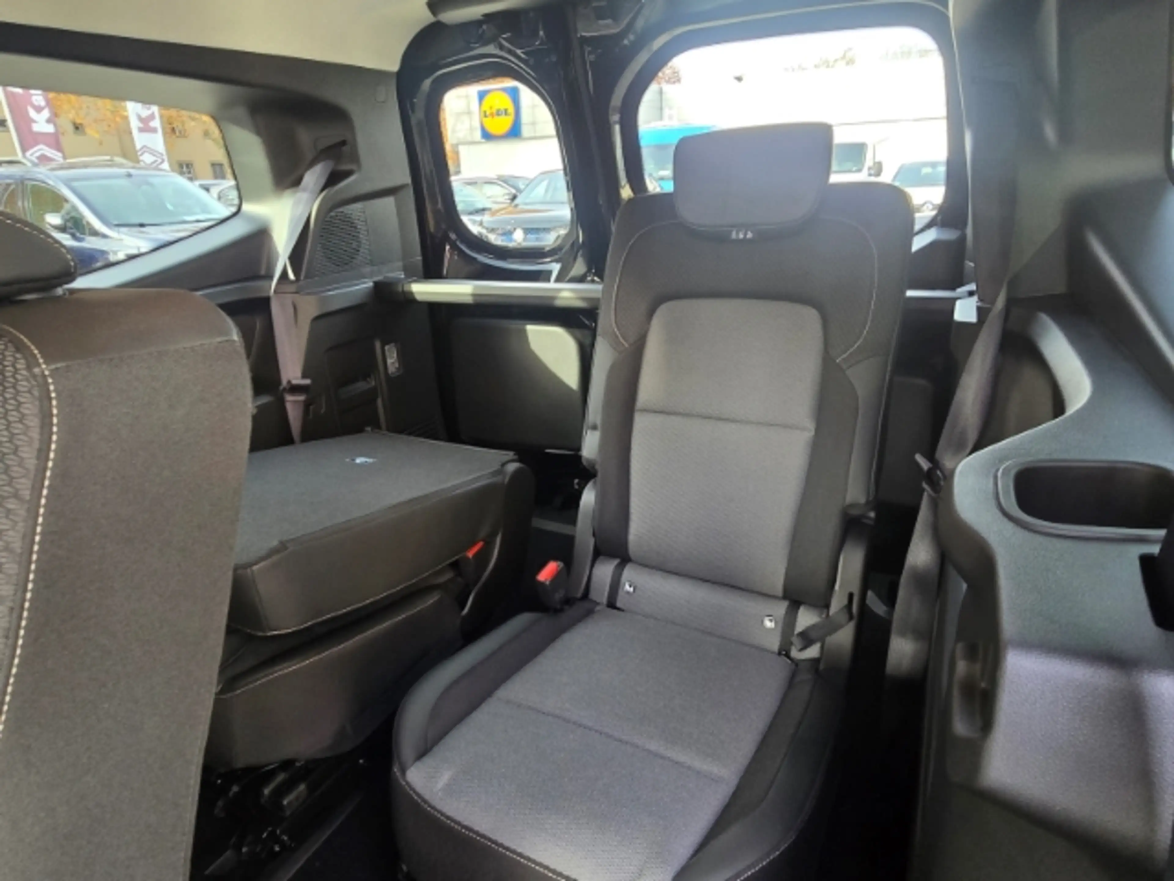 Renault Kangoo III Techno 1.3 TCe130 7 Sitzer — photo 9