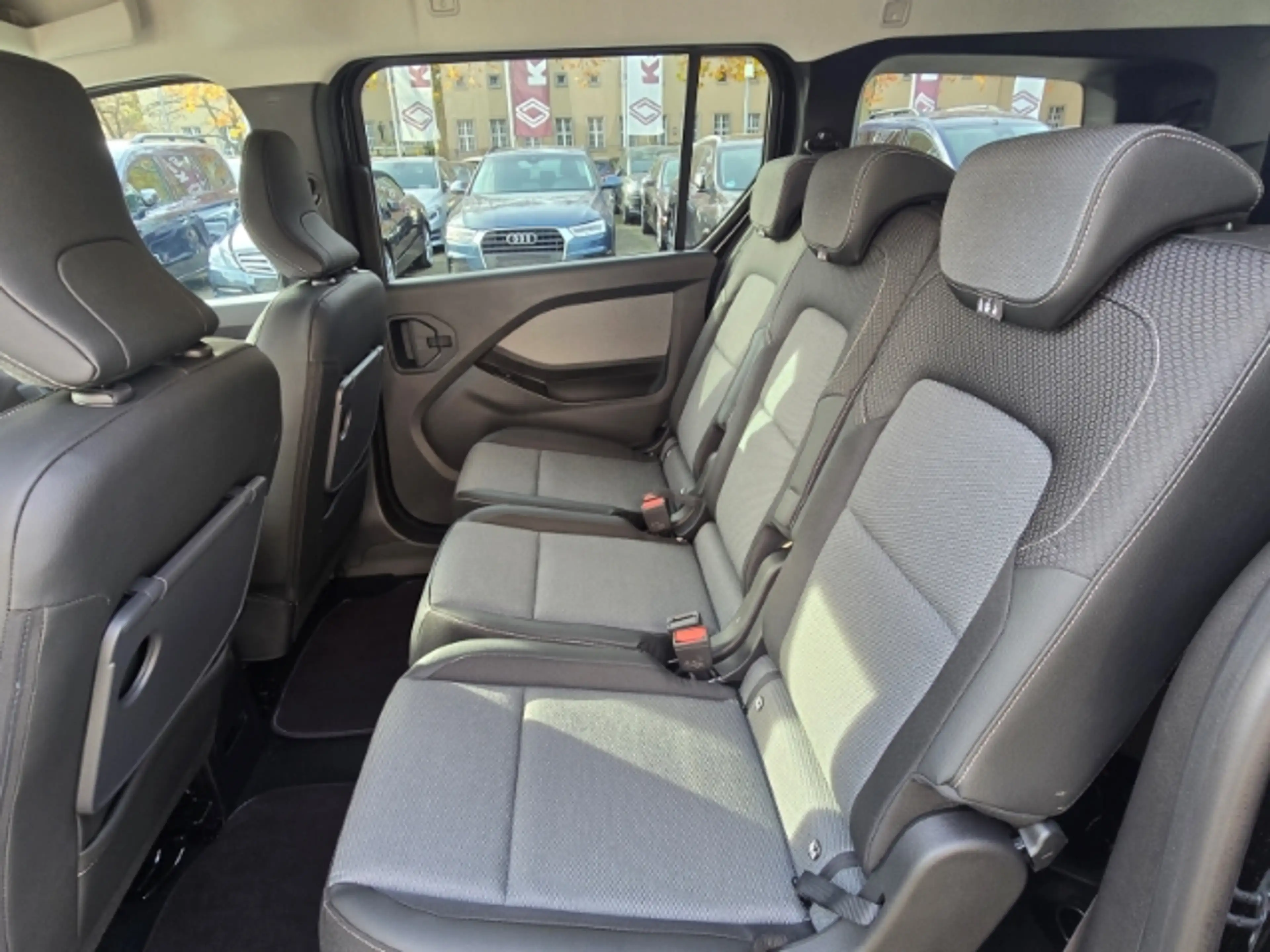 Renault Kangoo III Techno 1.3 TCe130 7 Sitzer — photo 8