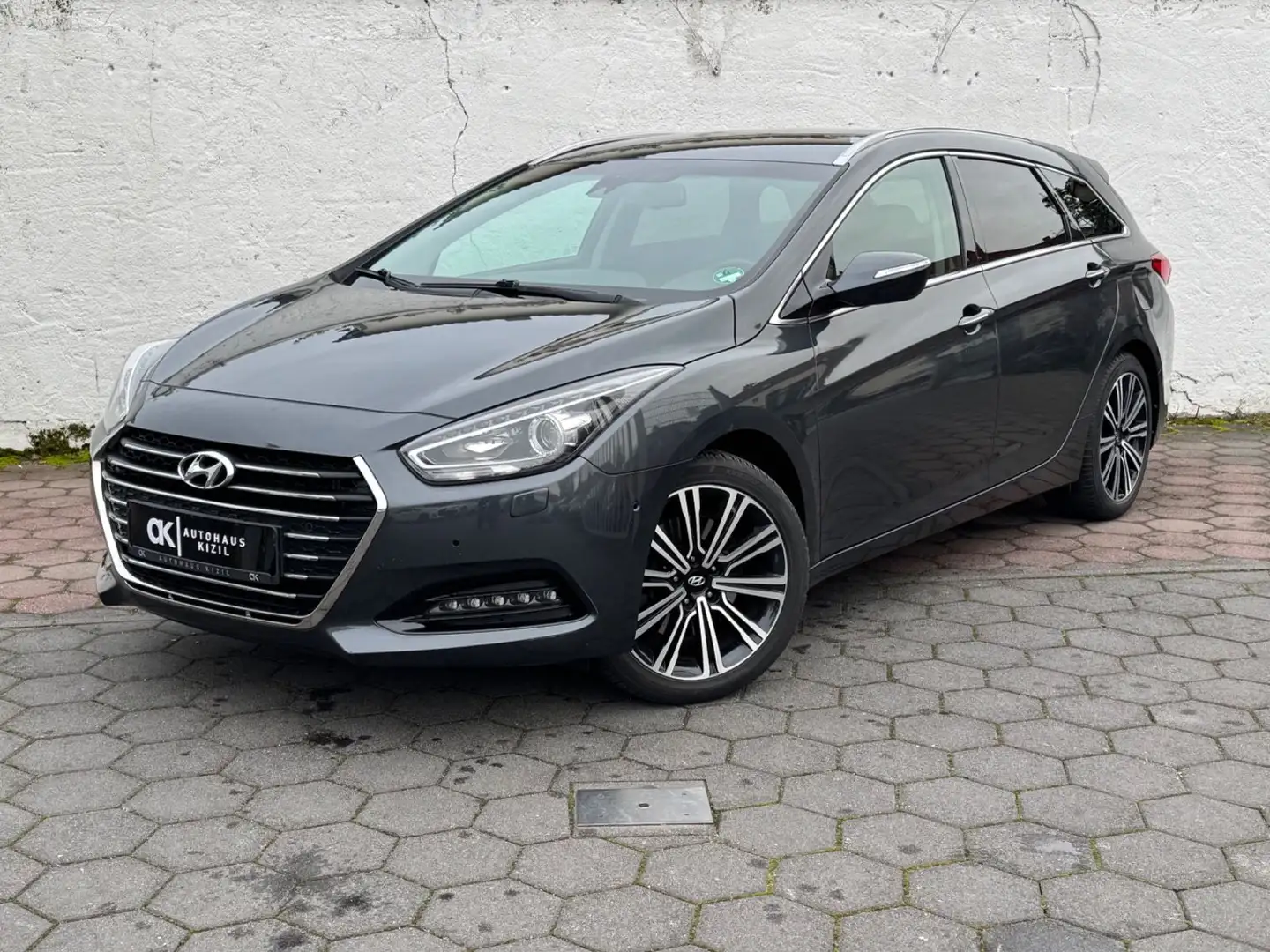 Hyundai i40 cw blue Premium Gri - 1