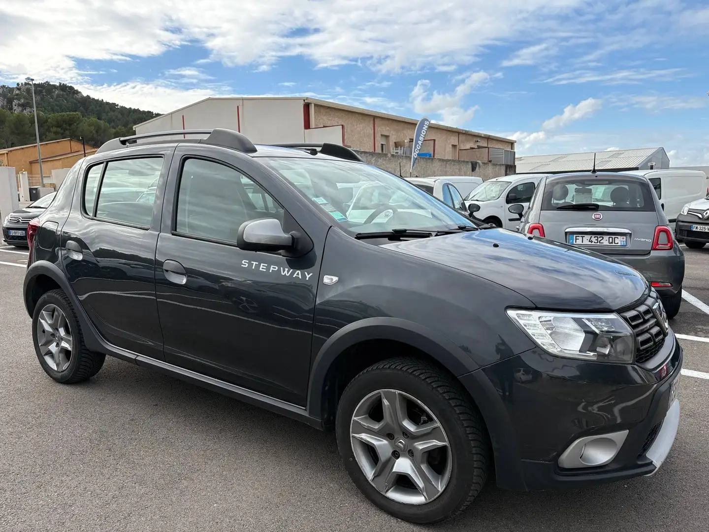 Dacia Sandero II (B52) 1.5 dCi 90ch Stepway Gris - 2
