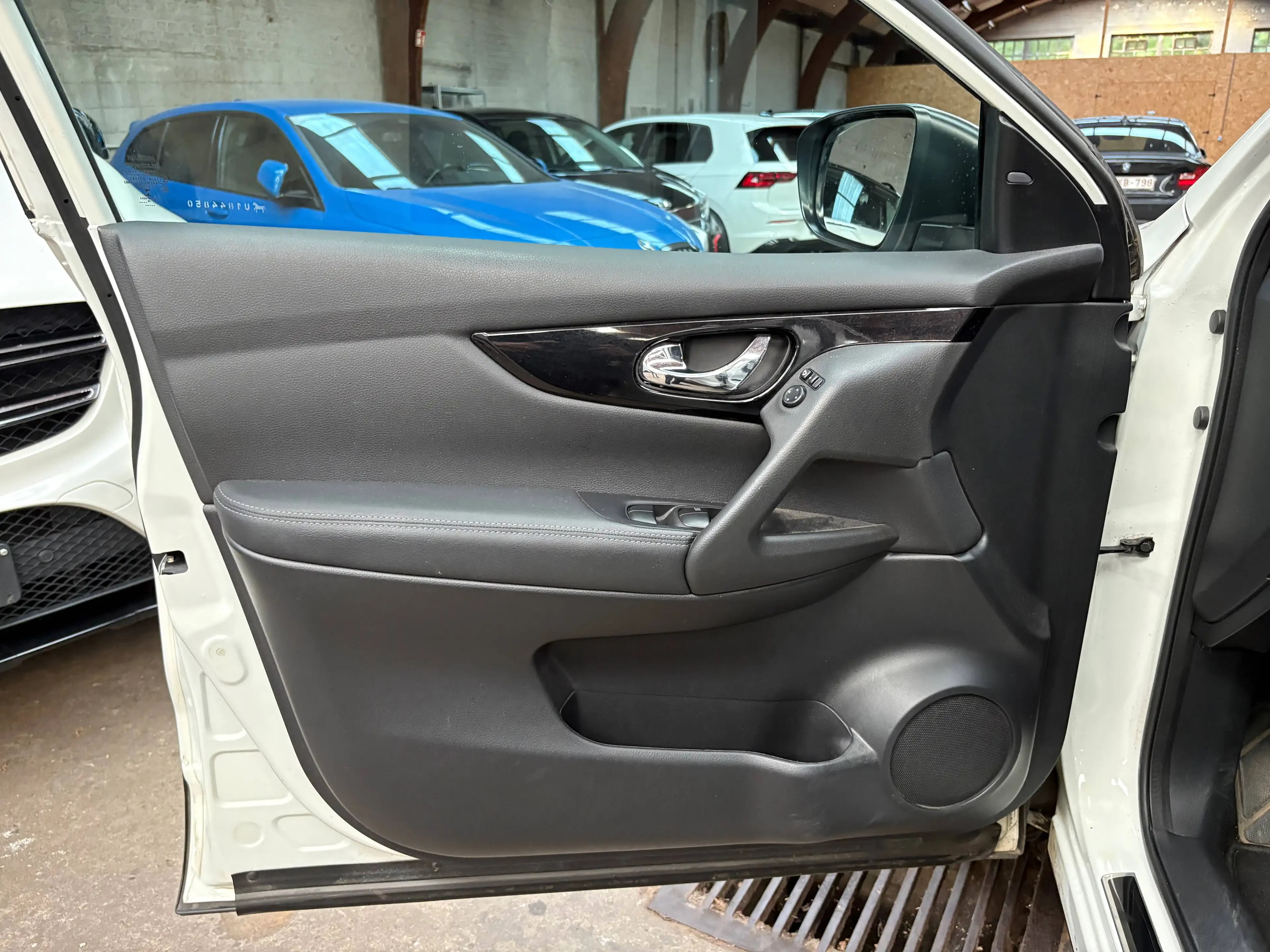 Nissan Qashqai 1.6 dCi 2WD Black Edition Xtronic /@SERVICARS WAREMME / 1ER PROP / TOIT PANO / GARANTIE 12-24-36 MOIS — photo 9