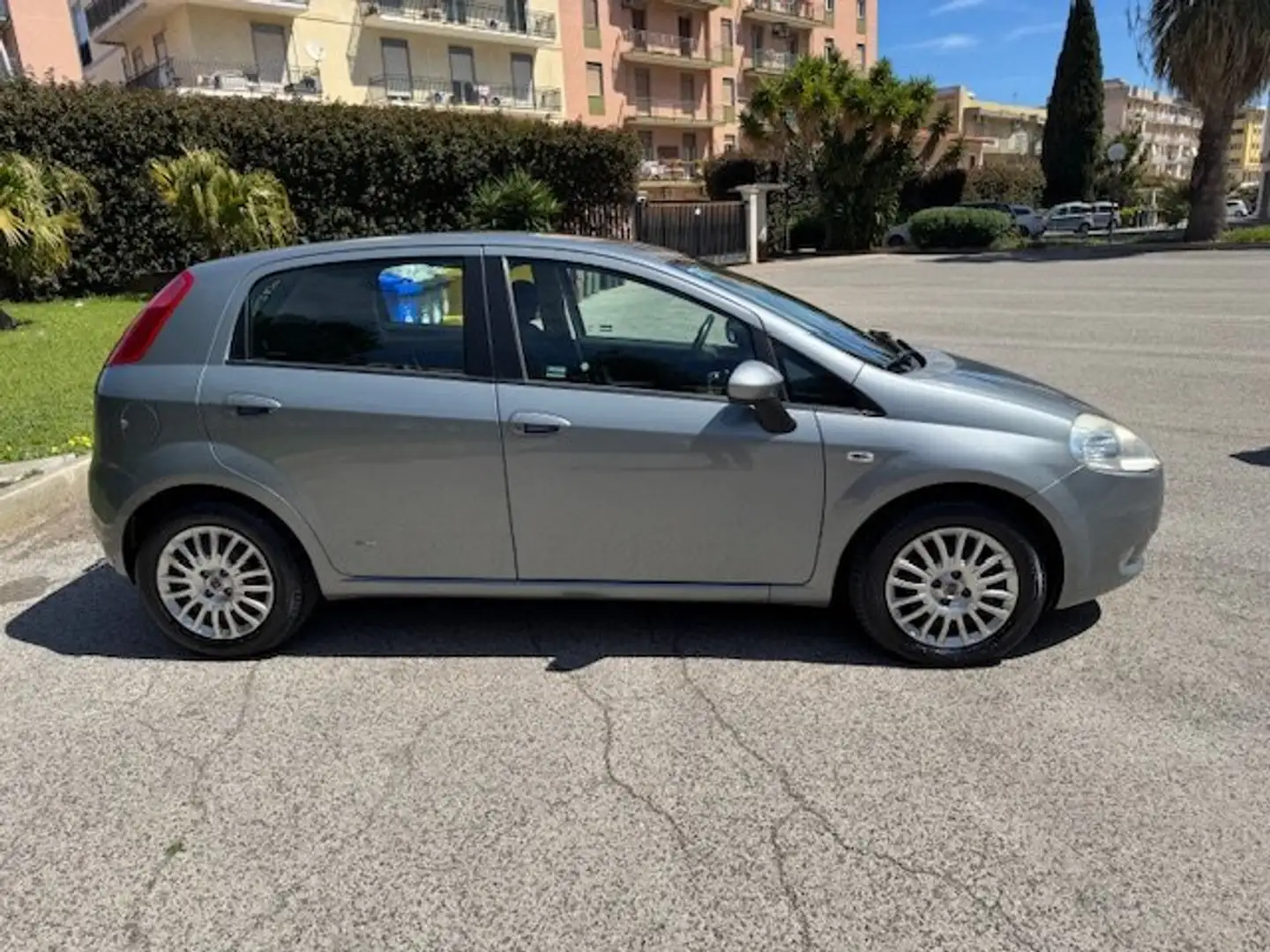 Fiat Grande Punto Grande Punto III 2005 5p 1.3 mjt 16v Dynamic 75cv Grigio - 2