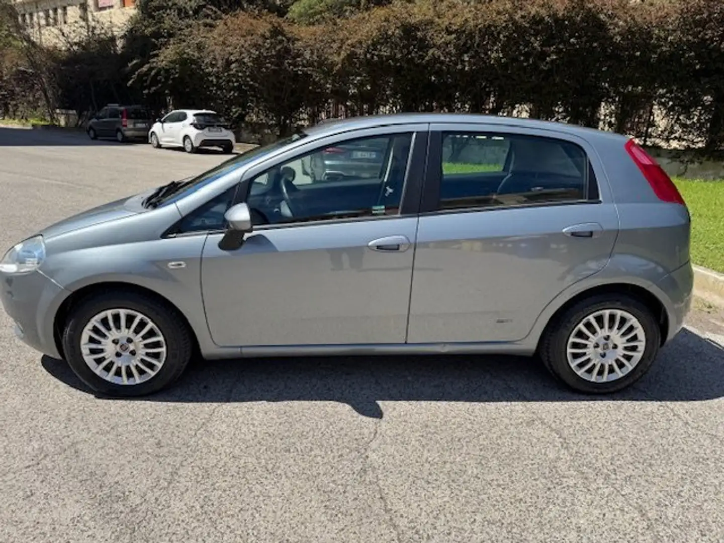 Fiat Grande Punto Grande Punto III 2005 5p 1.3 mjt 16v Dynamic 75cv Grigio - 1