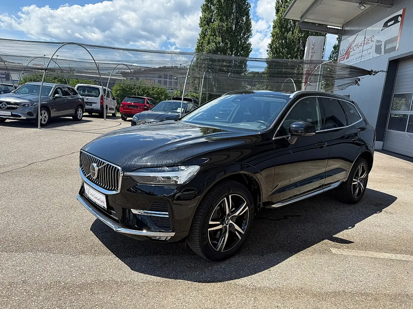 Volvo XC60 B4 Inscription AWD Geartronic Schwarz - 2