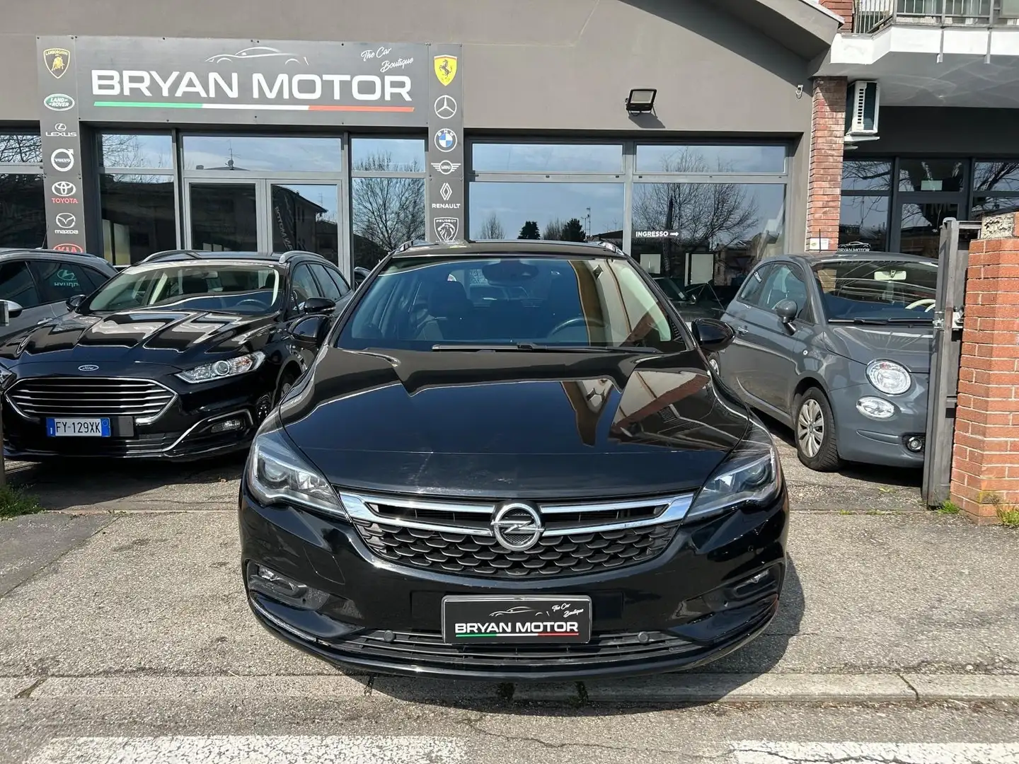 Opel Astra 1.6 CDTi 110CV Start&Stop Sports Tourer Innovation Zwart - 2