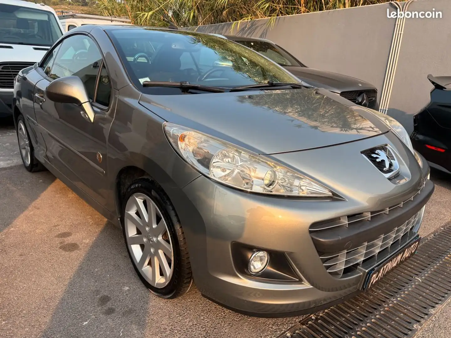 Peugeot 207 (2) CC 1.6 hdi Fap 112 Rolland Garros Gris - 2