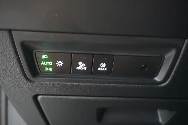 Volkswagen Touareg view 14