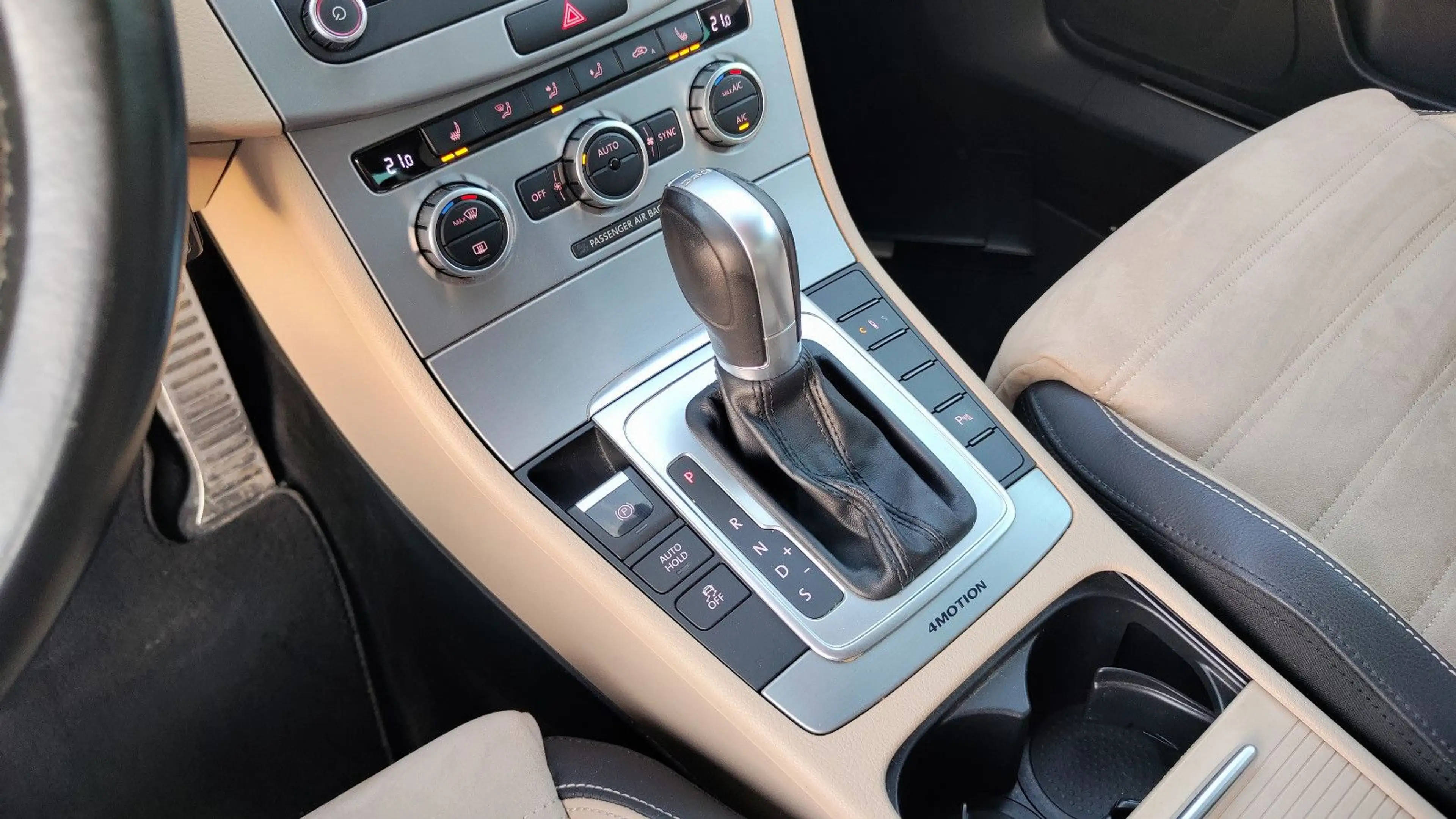 Volkswagen CC 3.6-V6 4Motion Xenon* Leder* Navi* 19-Zoll* — photo 38