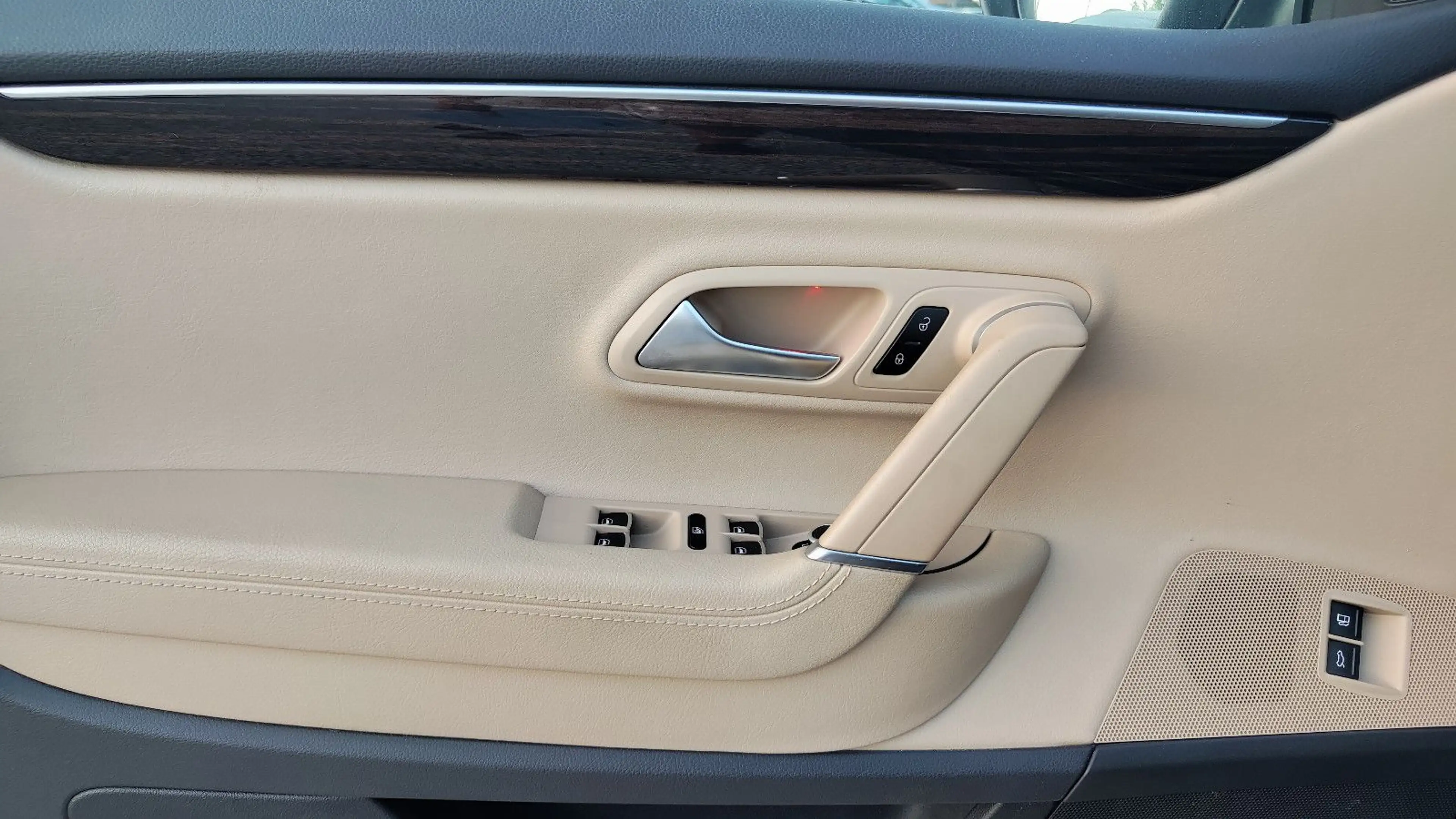 Volkswagen CC 3.6-V6 4Motion Xenon* Leder* Navi* 19-Zoll* — photo 30