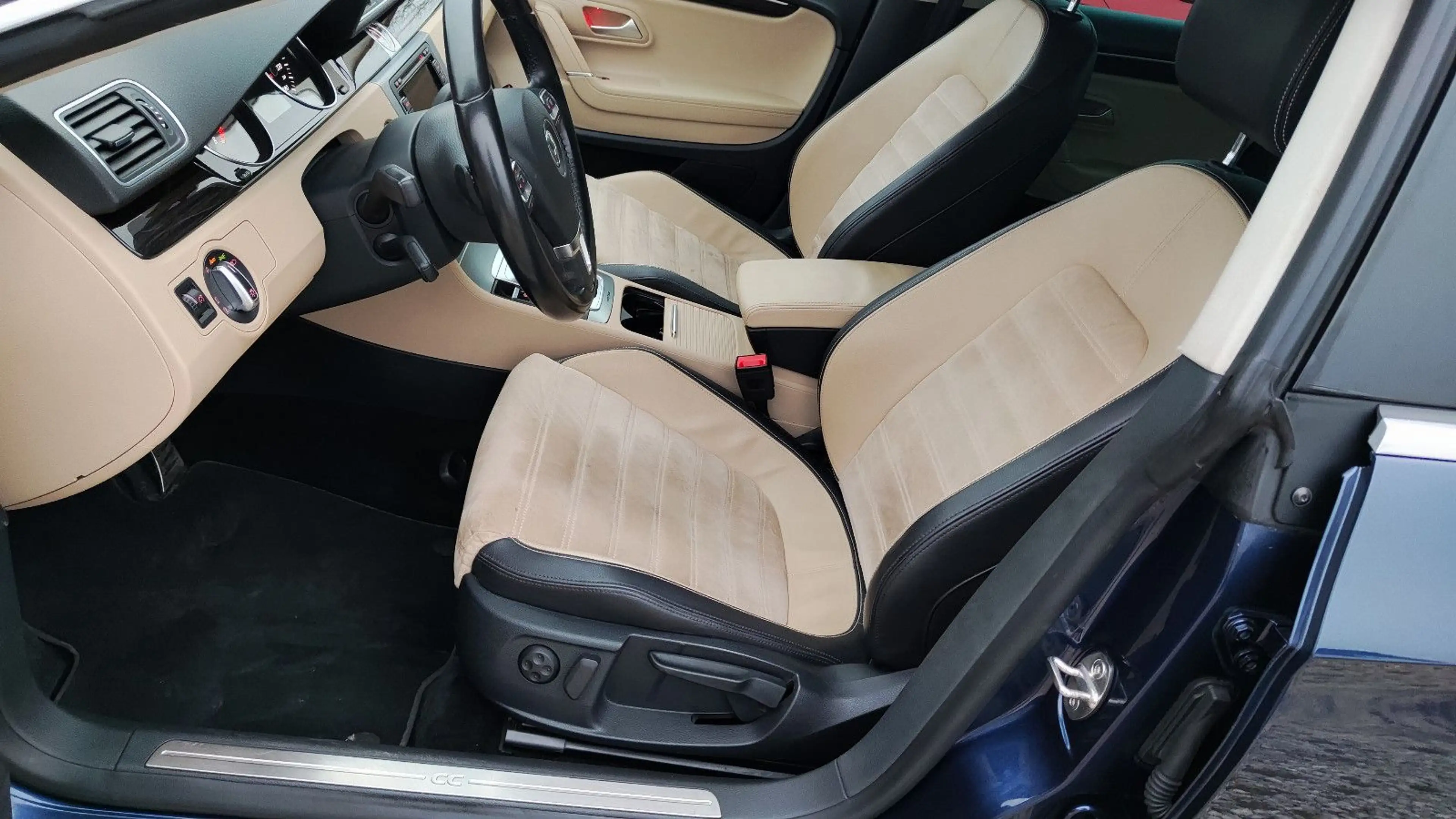 Volkswagen CC 3.6-V6 4Motion Xenon* Leder* Navi* 19-Zoll* — photo 27