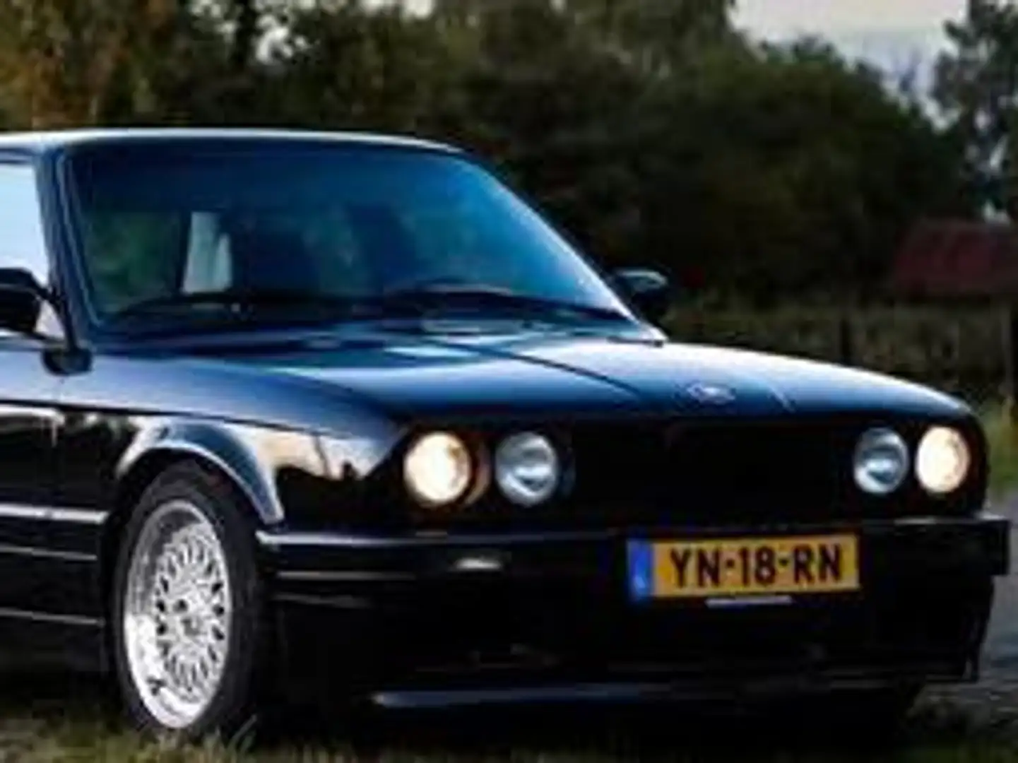 BMW 316 316i M Tech 2 Чёрный - 1