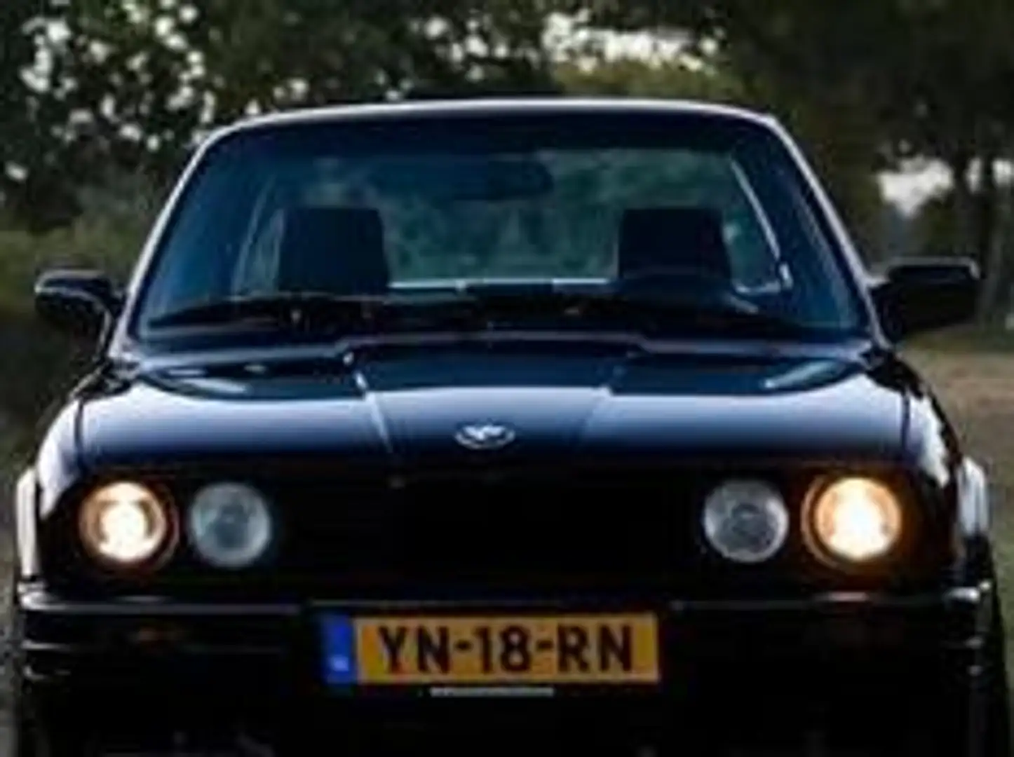 BMW 316 316i M Tech 2 Чёрный - 2