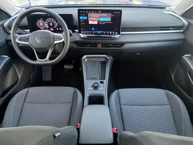 Volkswagen T-Roc view 13