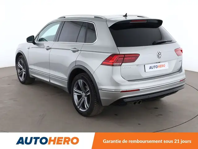 Volkswagen Tiguan view 4