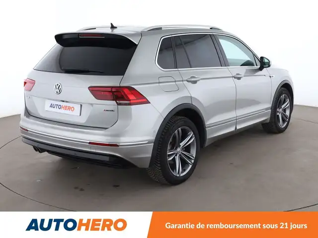 Volkswagen Tiguan view 6