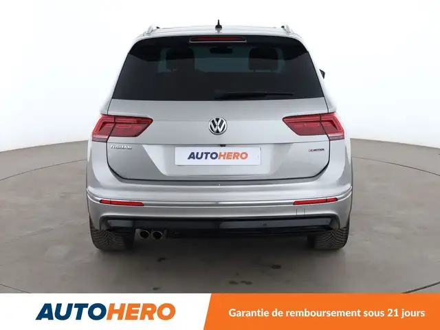 Volkswagen Tiguan view 5