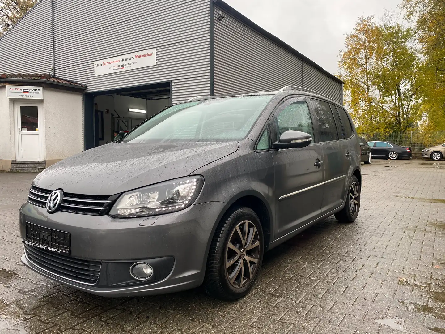 Volkswagen Touran 2.0 TDI Highline DSG Scheckhft Navi Xenon AHK Pano Gris - 1