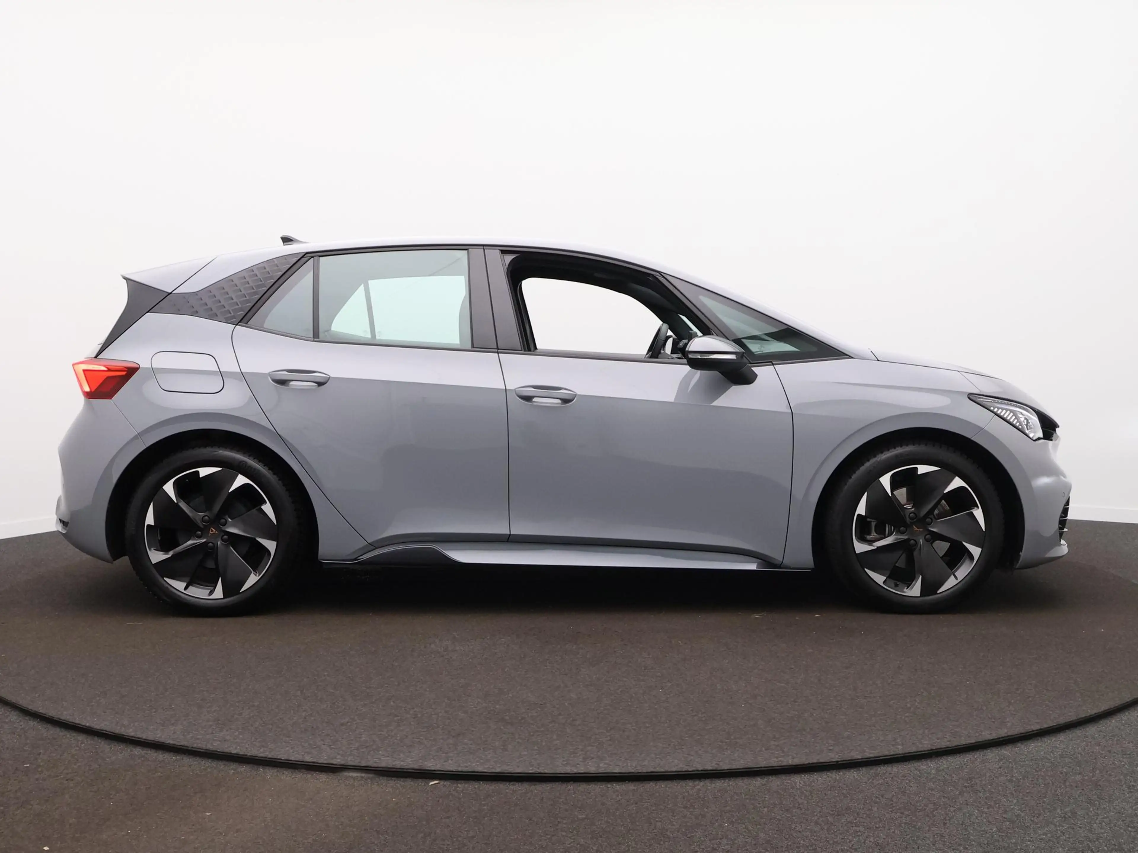 CUPRA Born Edition 62 kWh Car-Play / Camera / Clima — photo 4