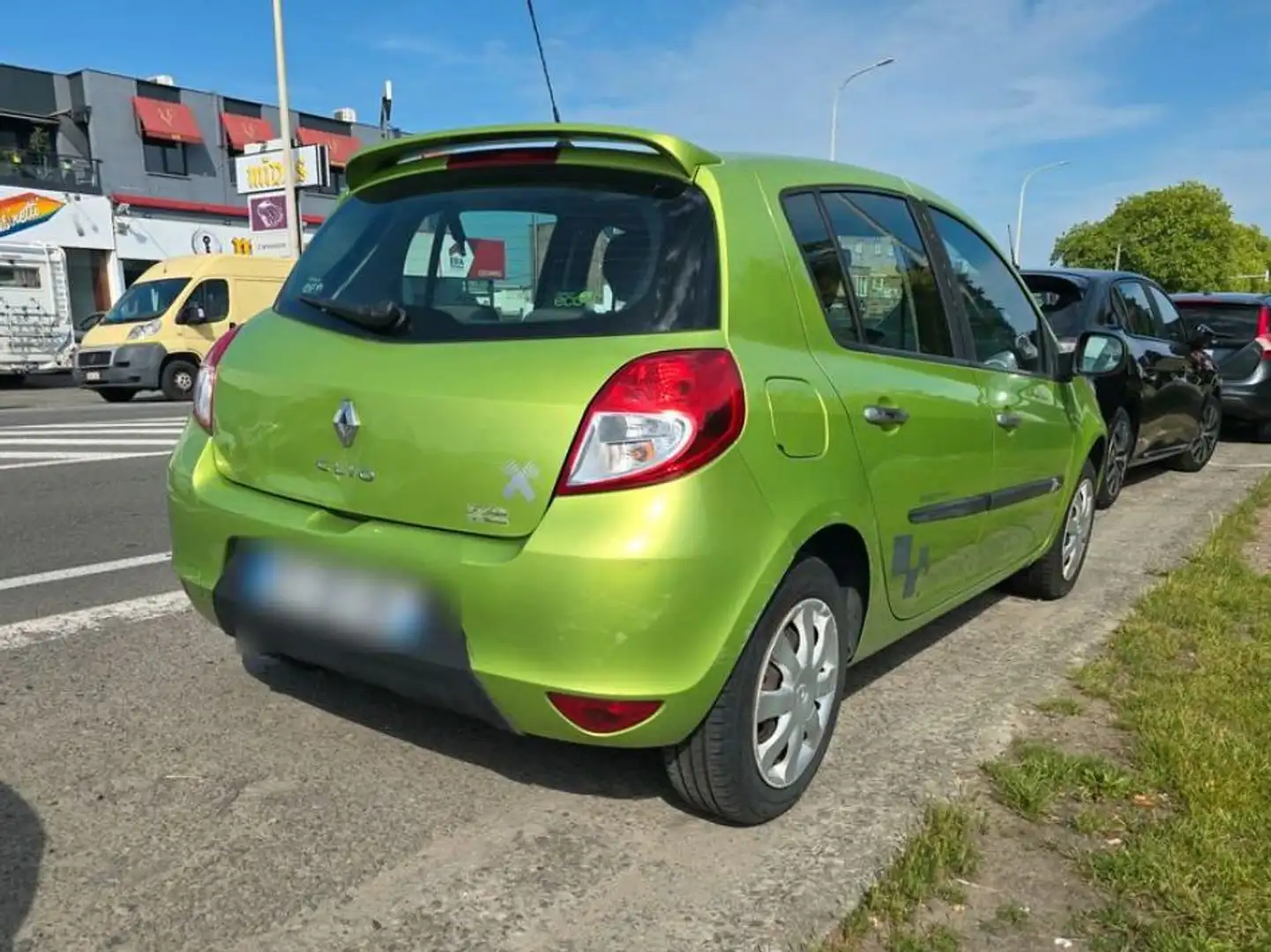 Renault Clio Clio III dCi 70 eco2 Expression Vert - 2