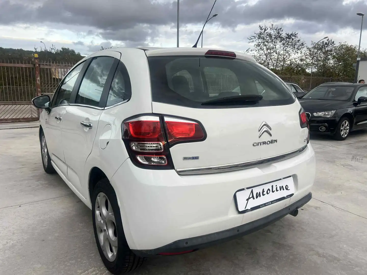 Citroen C3 C3 1.6 99CV  bluehdi Exclusive Bianco - 2