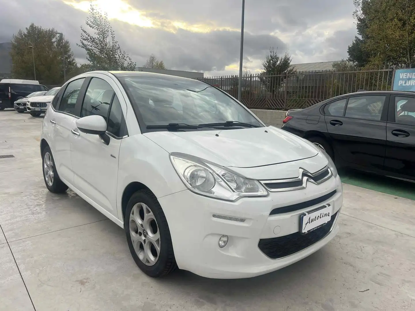 Citroen C3 C3 1.6 99CV  bluehdi Exclusive Bianco - 1