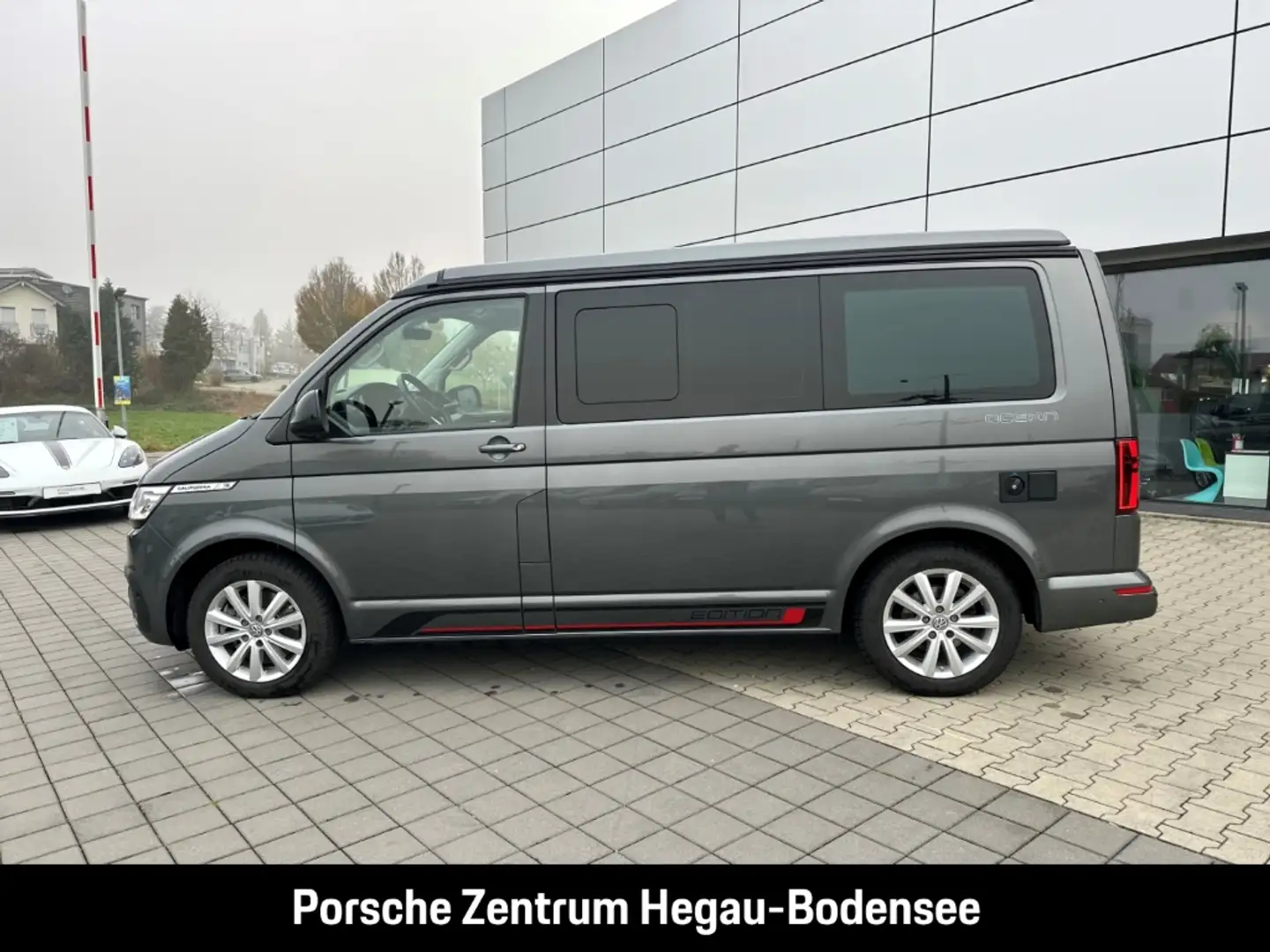 Volkswagen T6.1 California Ocean/Winterräder/AHK/Rückfahrkamera Grau - 2
