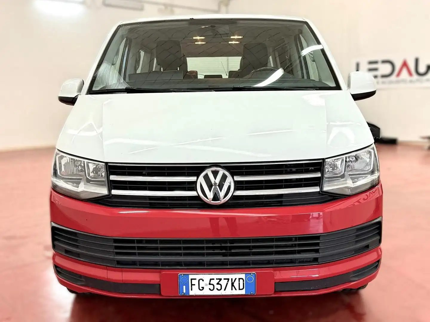 Volkswagen T6 Multivan Multivan 2.0 tdi Generation Six 150cv dsg Rojo - 2
