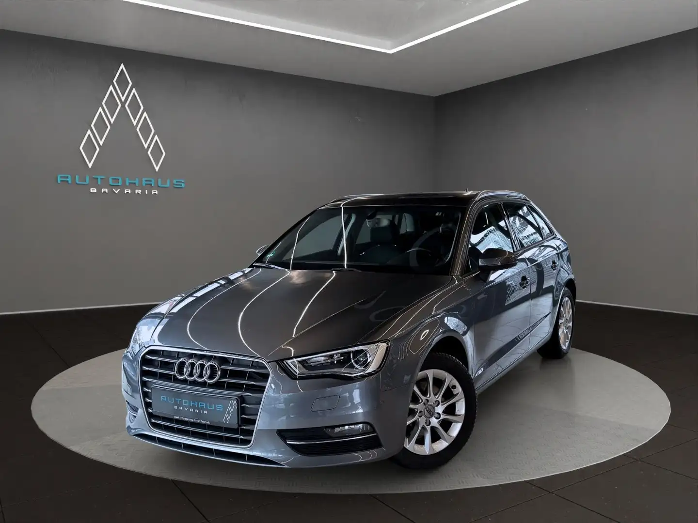 Audi A3 Sportback attraction *TEMPOMAT*PDC*KLIMA* Grau - 1