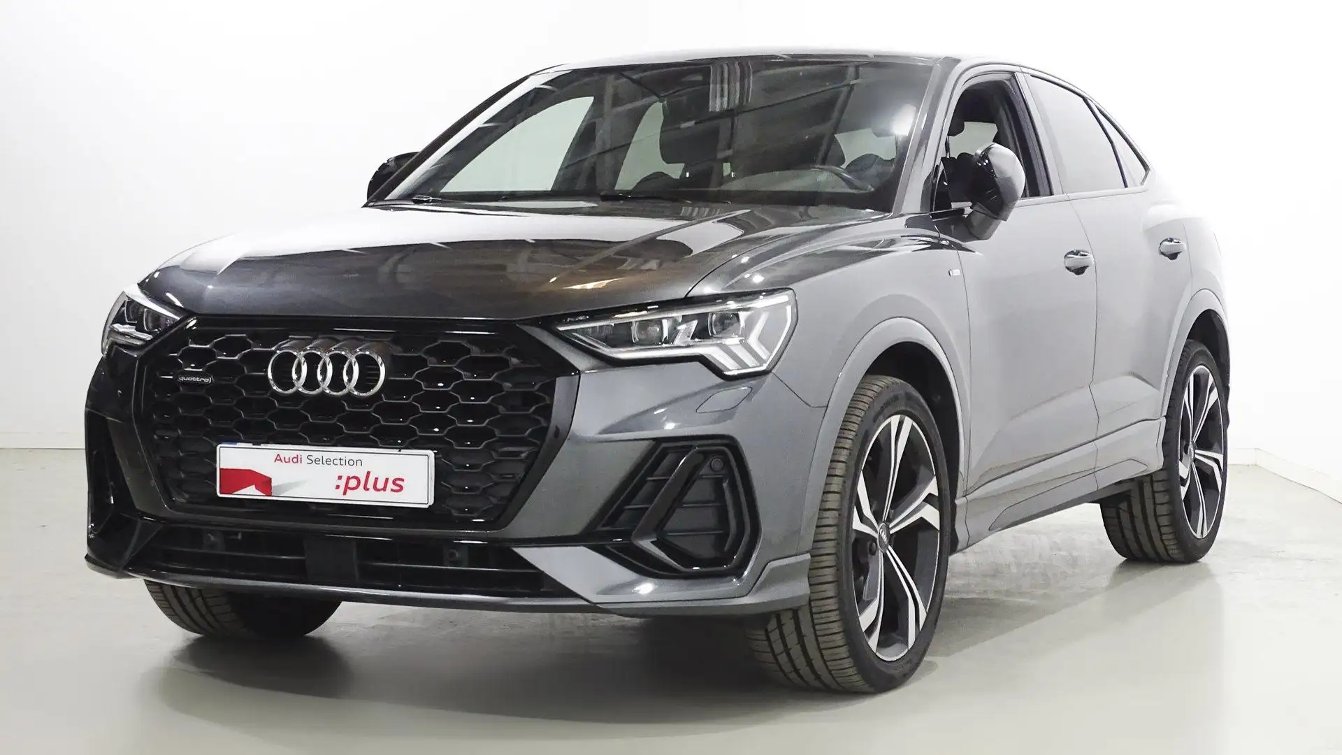 Audi Q3 Sportback 45 TFSI Black line quattro S tronic Gris - 1