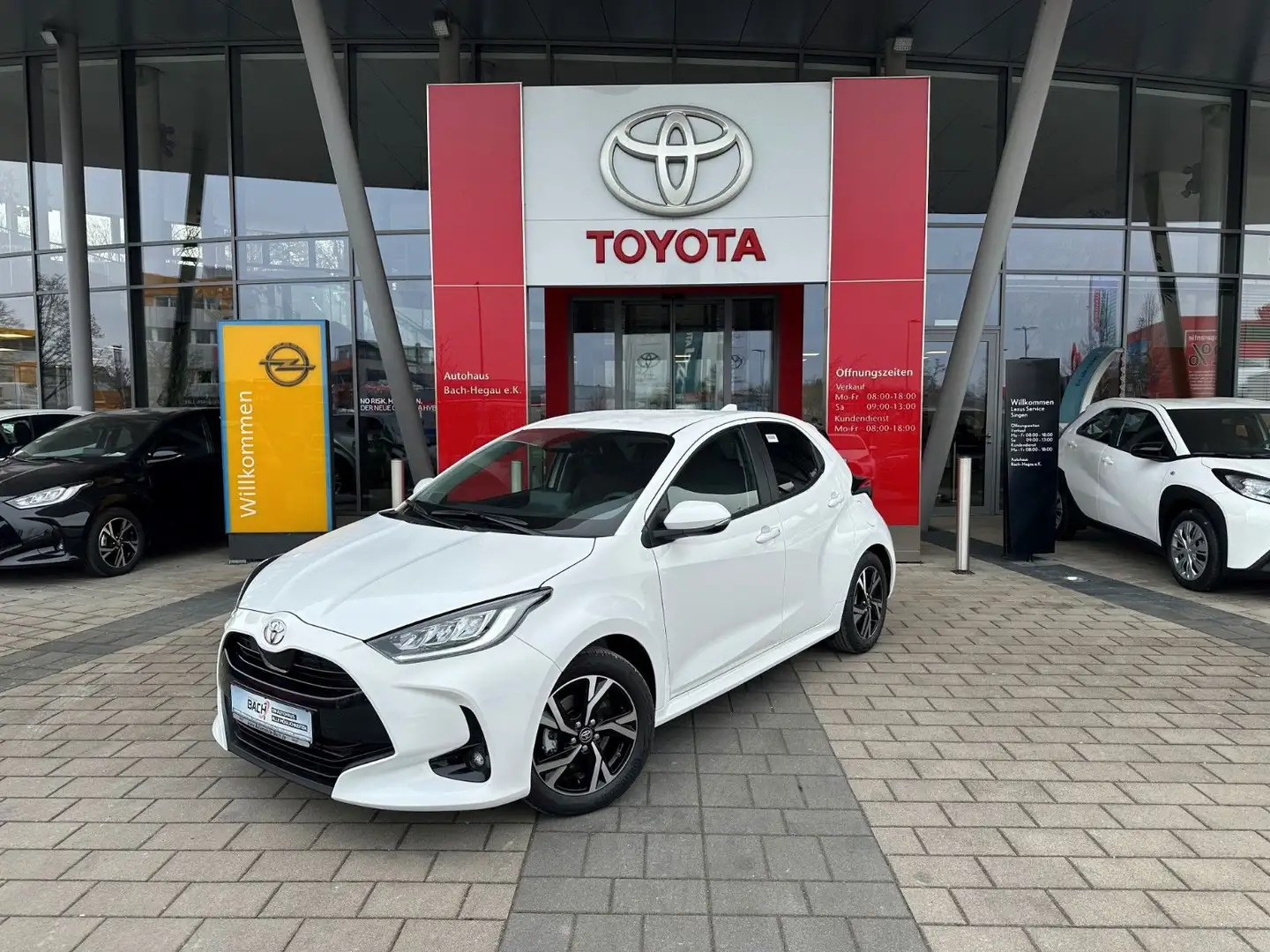 Toyota Yaris 1.5 Hybrid Teamplayer Bianco - 1