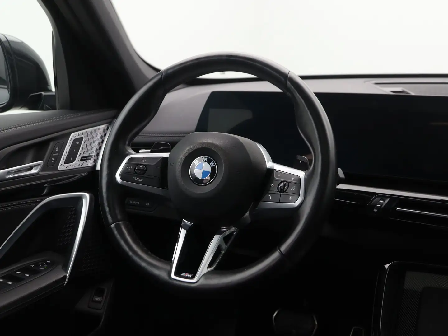 BMW X1 sDrive18i Zwart - 2