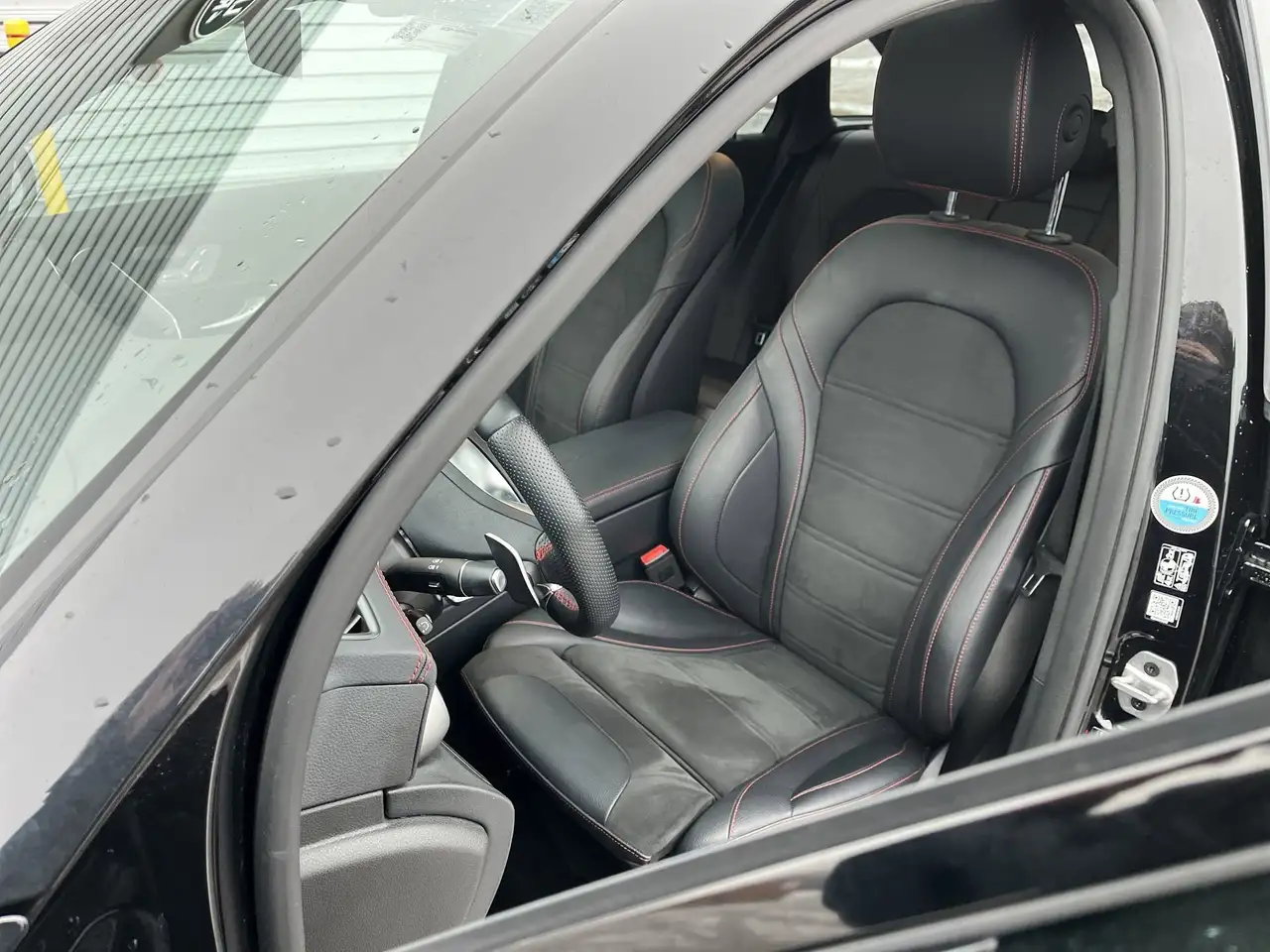 Mercedes-Benz GLC снимка Mercedes-Benz GLC