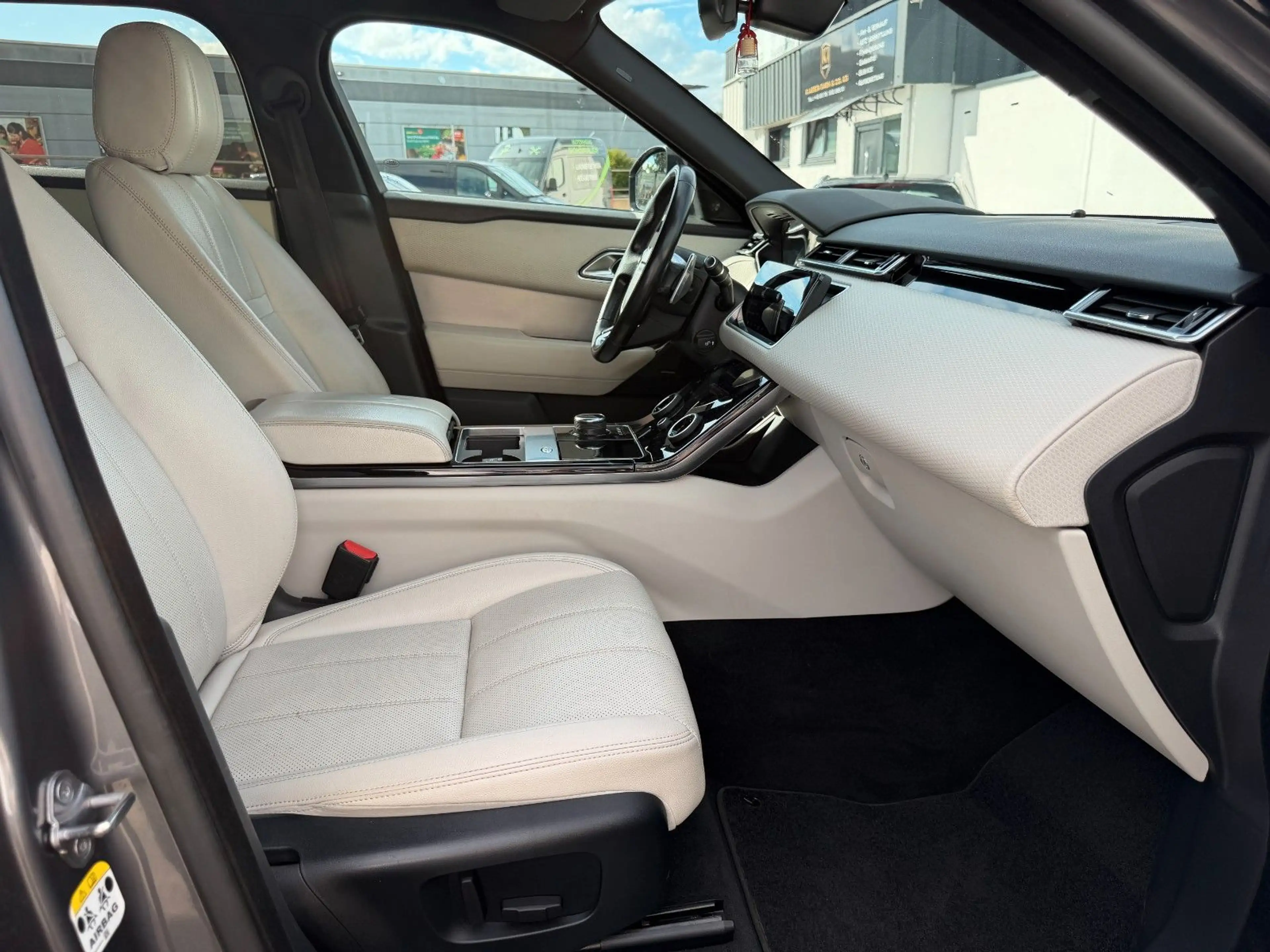 Land Rover Range Rover Velar R-Dynamic/LED/Meridian/CarPlay — photo 18