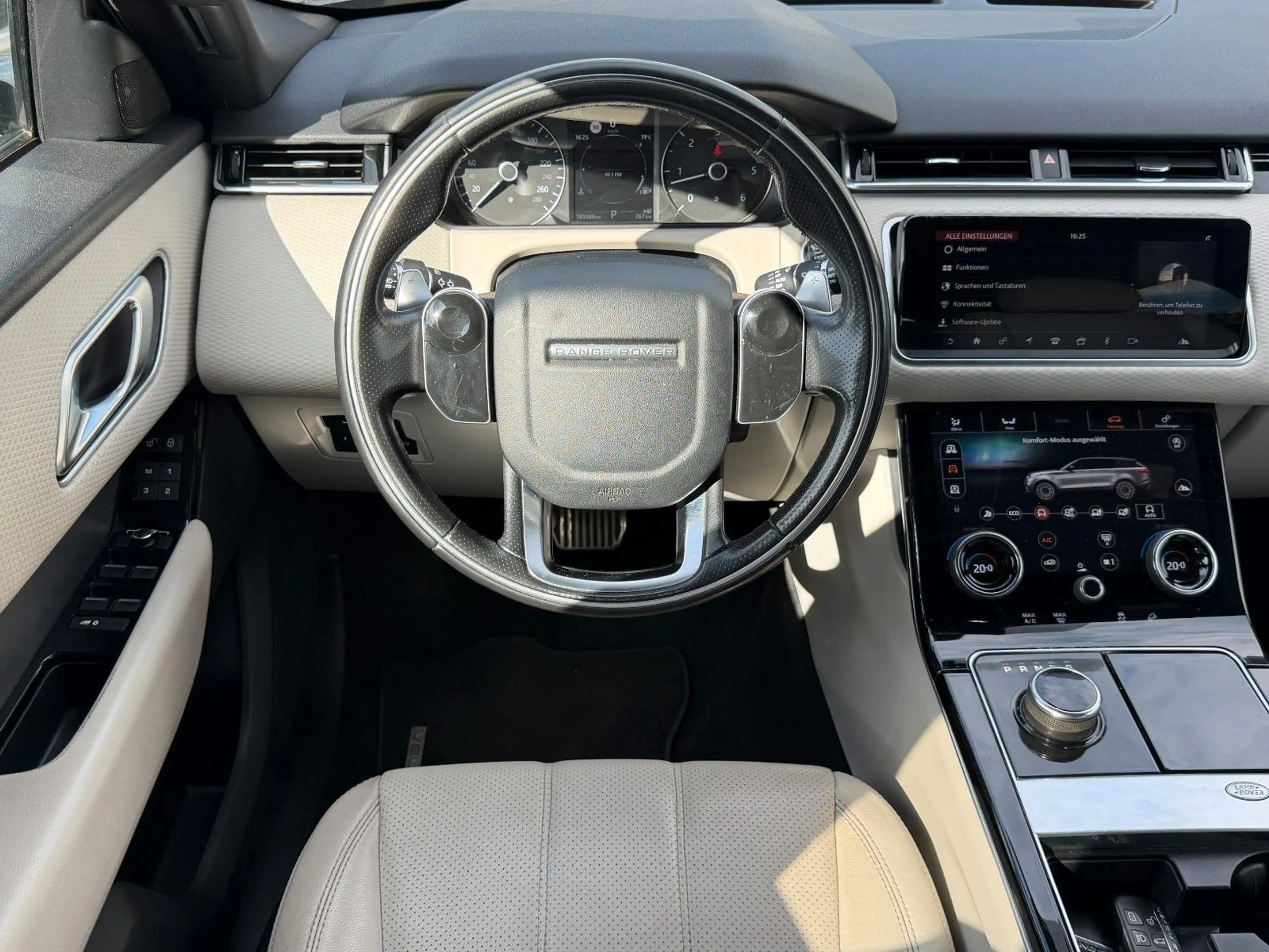 Land Rover Range Rover Velar R-Dynamic/LED/Meridian/CarPlay — photo 16
